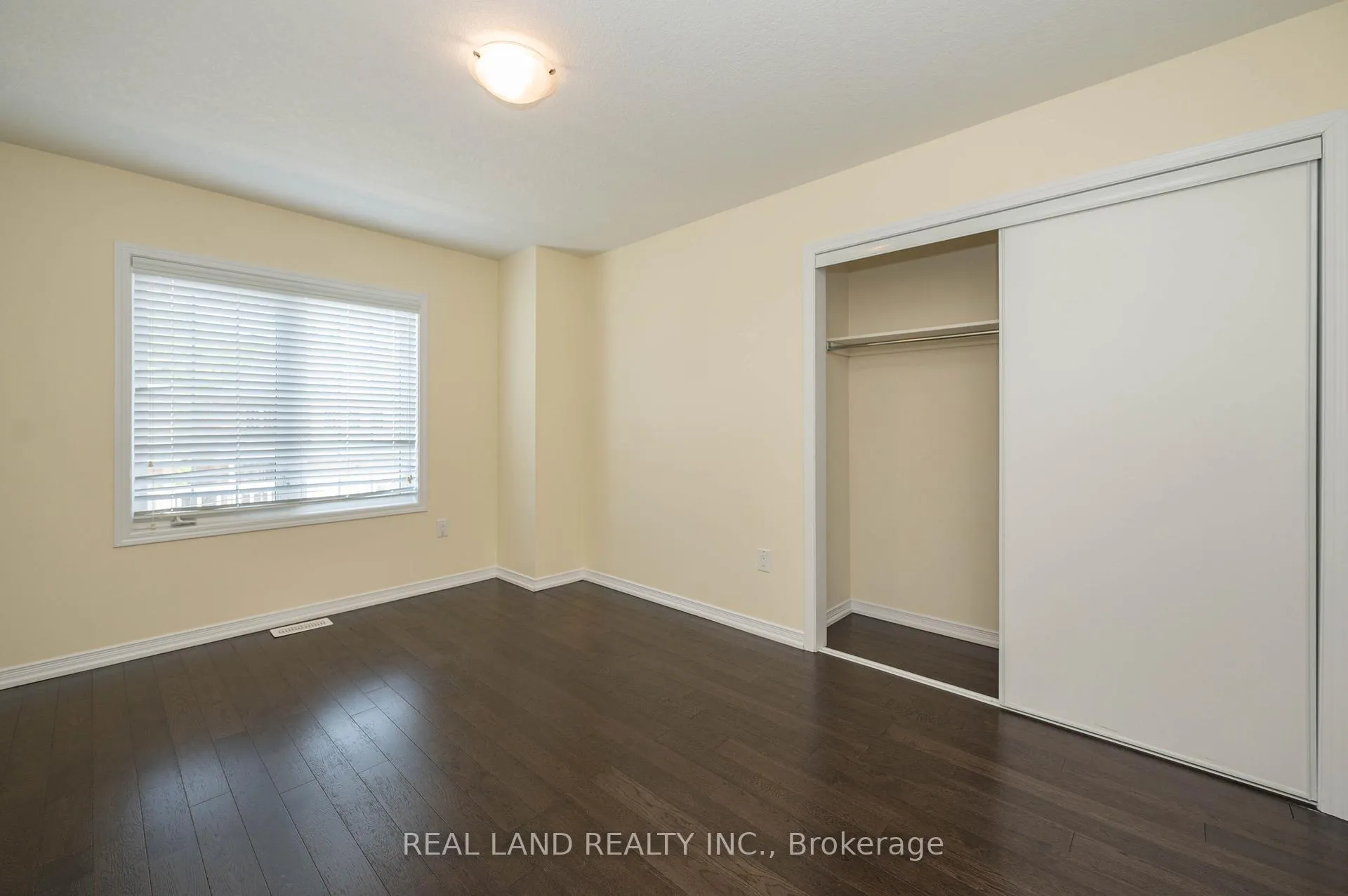 Photo 42 of 7782 Hackberry Trail, Niagara Falls, Brown — HOMEH