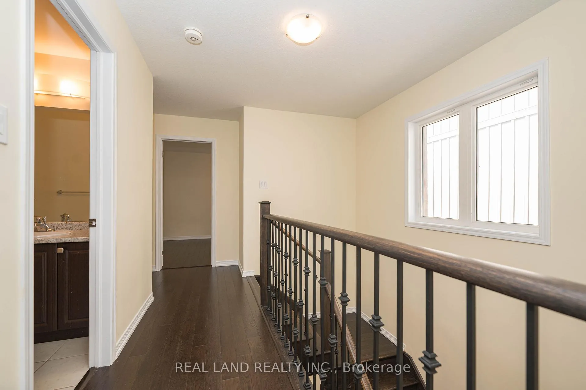 Photo 43 of 7782 Hackberry Trail, Niagara Falls, Brown — HOMEH