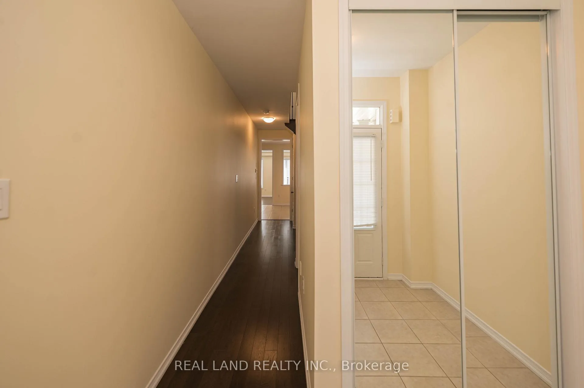 Photo 47 of 7782 Hackberry Trail, Niagara Falls, Brown — HOMEH