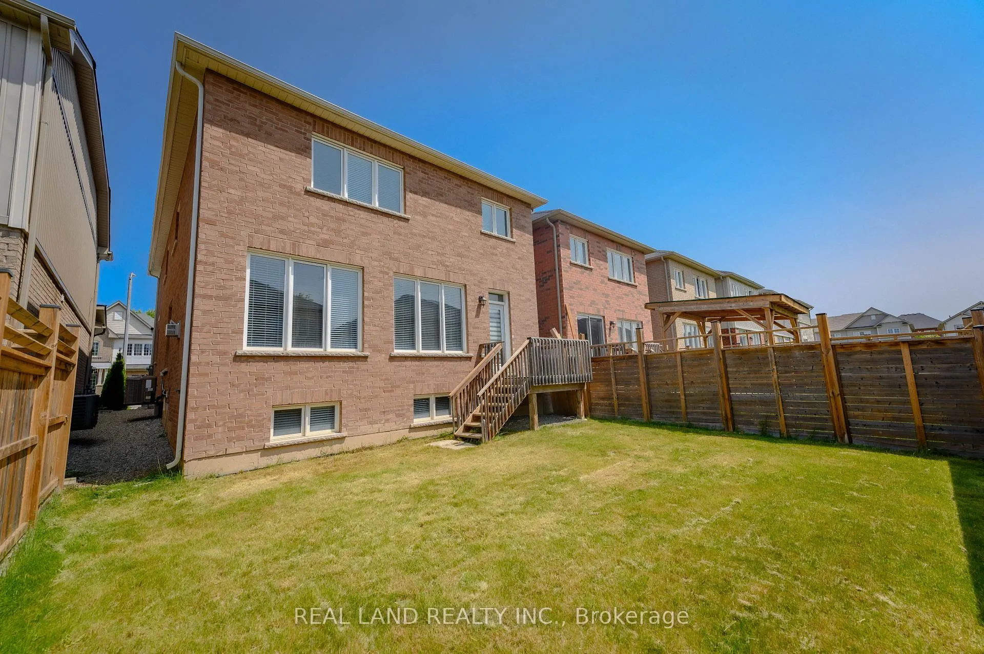 Photo 48 of 7782 Hackberry Trail, Niagara Falls, Brown — HOMEH
