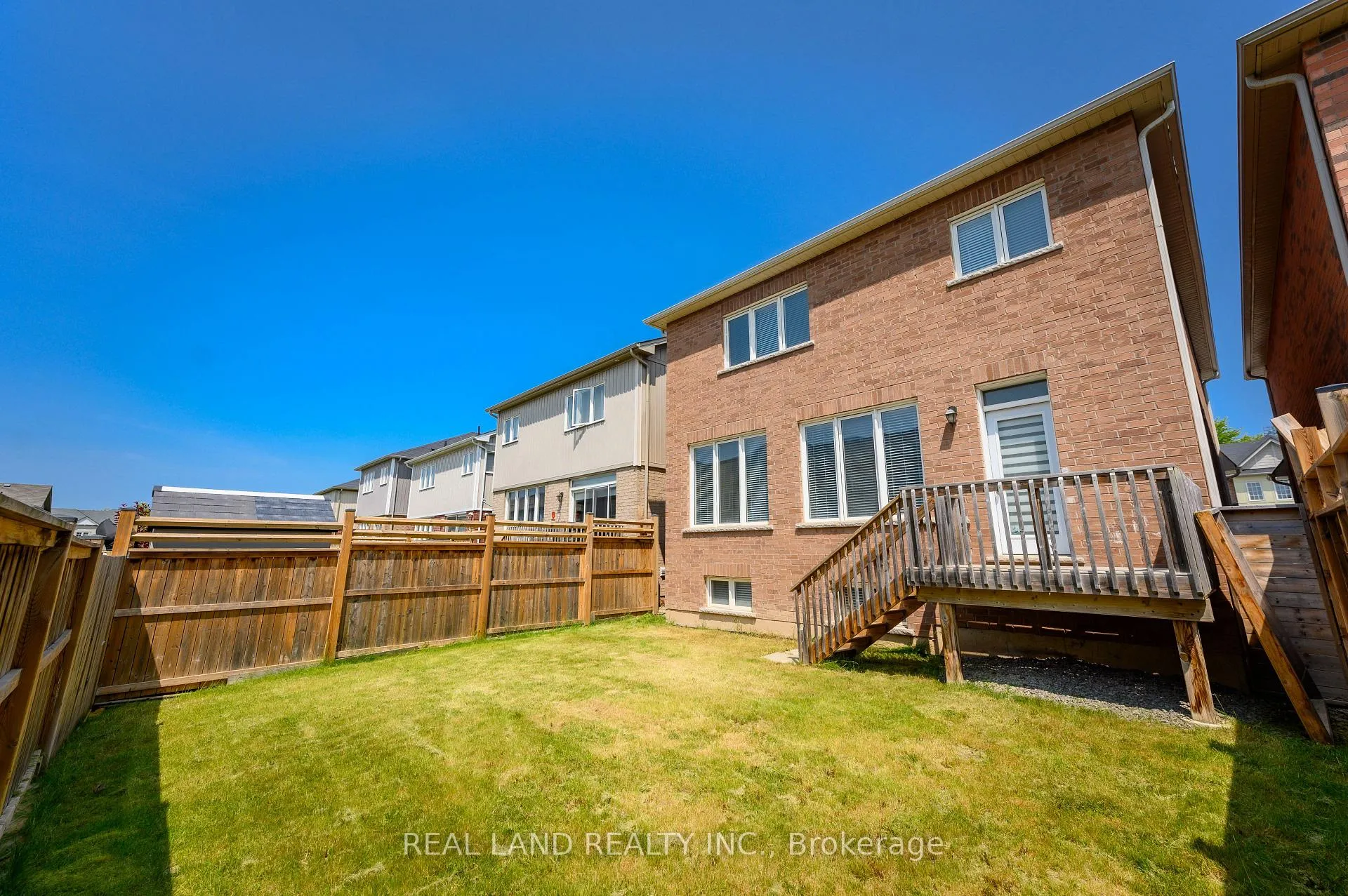 Photo 49 of 7782 Hackberry Trail, Niagara Falls, Brown — HOMEH