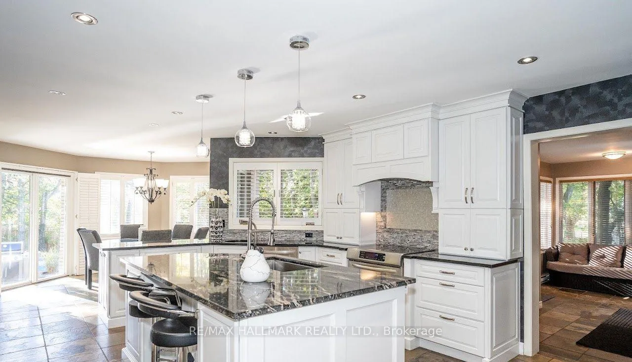 Photo 10 of 126 Babcombe Drive, Markham, Bayview Glen — HOMEH