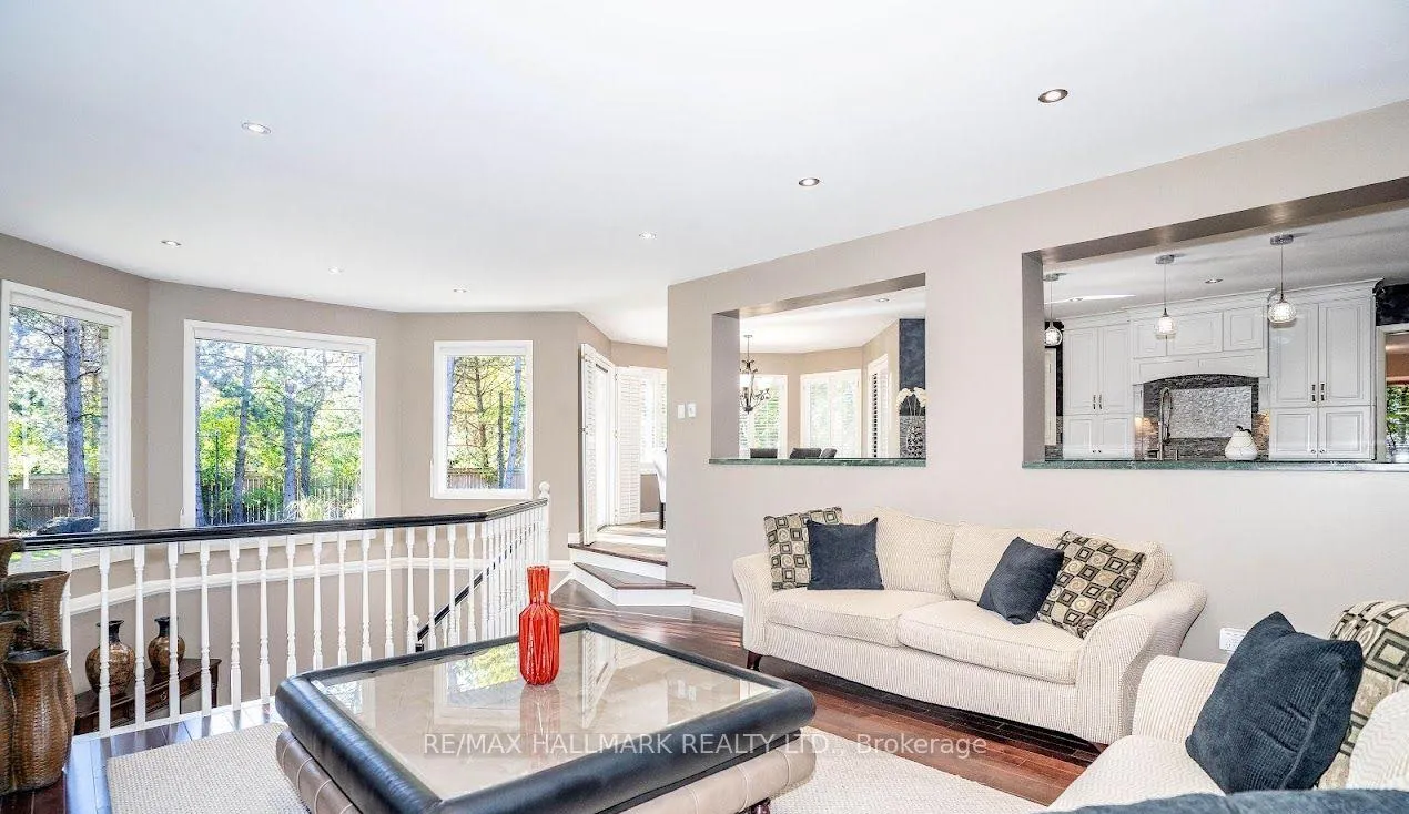 Photo 11 of 126 Babcombe Drive, Markham, Bayview Glen — HOMEH