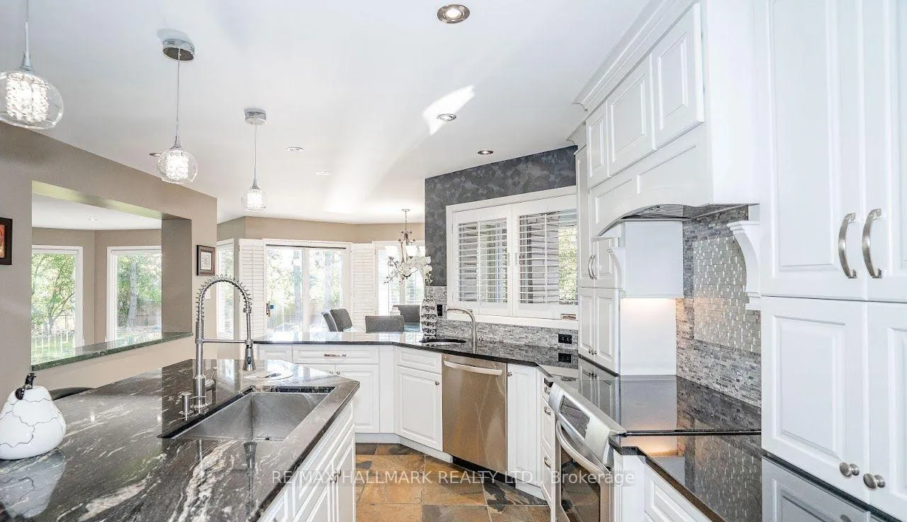 Photo 12 of 126 Babcombe Drive, Markham, Bayview Glen — HOMEH