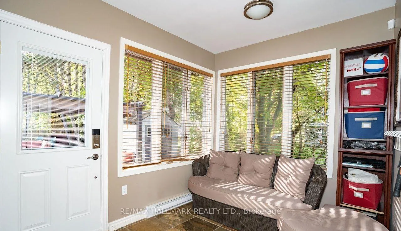 Photo 16 of 126 Babcombe Drive, Markham, Bayview Glen — HOMEH