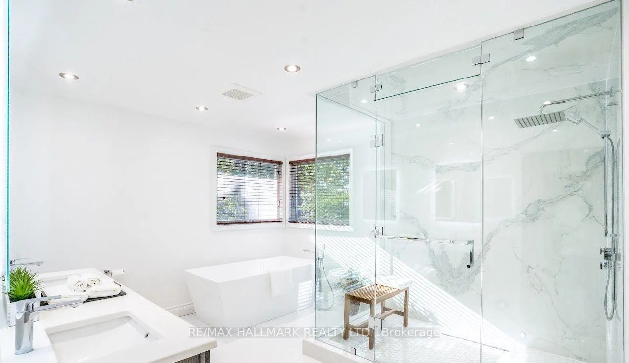 Photo 20 of 126 Babcombe Drive, Markham, Bayview Glen — HOMEH