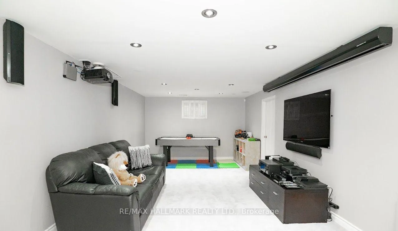 Photo 29 of 126 Babcombe Drive, Markham, Bayview Glen — HOMEH