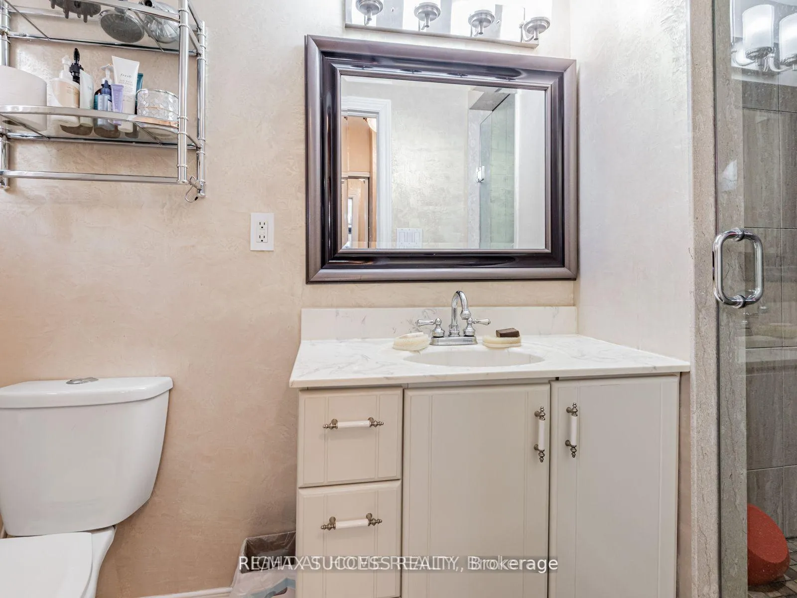 Photo 8 of Unit Lower, 7 Point O'Woods Drive, Vaughan, Glen Shields — HOMEH