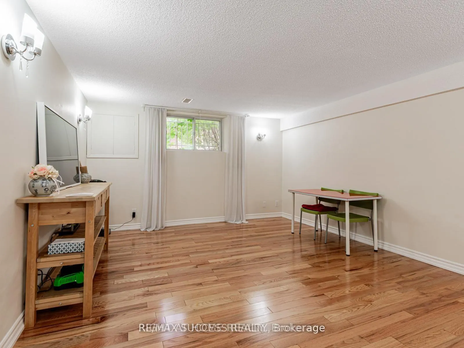 Photo 10 of Unit Lower, 7 Point O'Woods Drive, Vaughan, Glen Shields — HOMEH