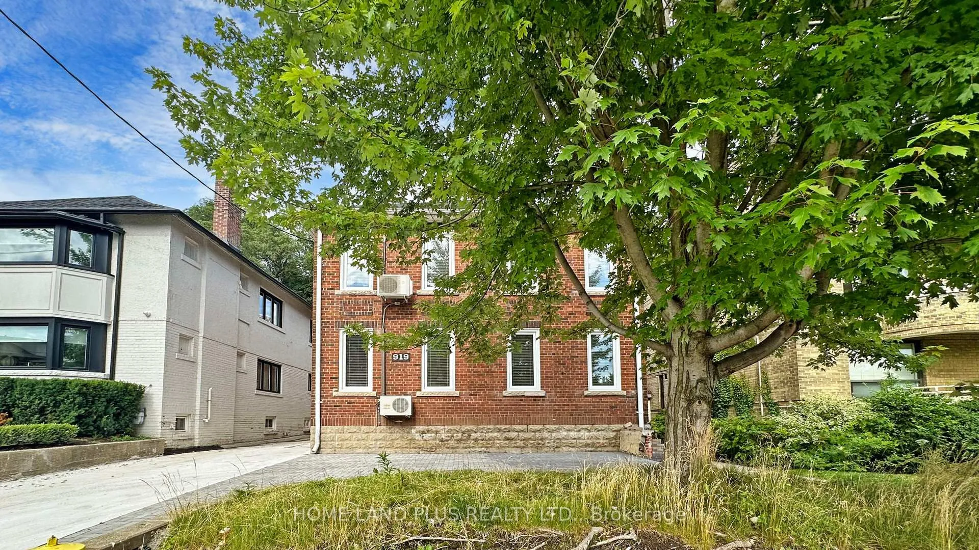 Front of Unit Unit 3, 919 Avenue Road