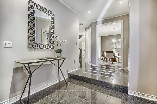 Photo 4 of 70 Vivaldi Drive, Vaughan, Patterson — HOMEH