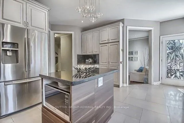 Photo 7 of 70 Vivaldi Drive, Vaughan, Patterson — HOMEH