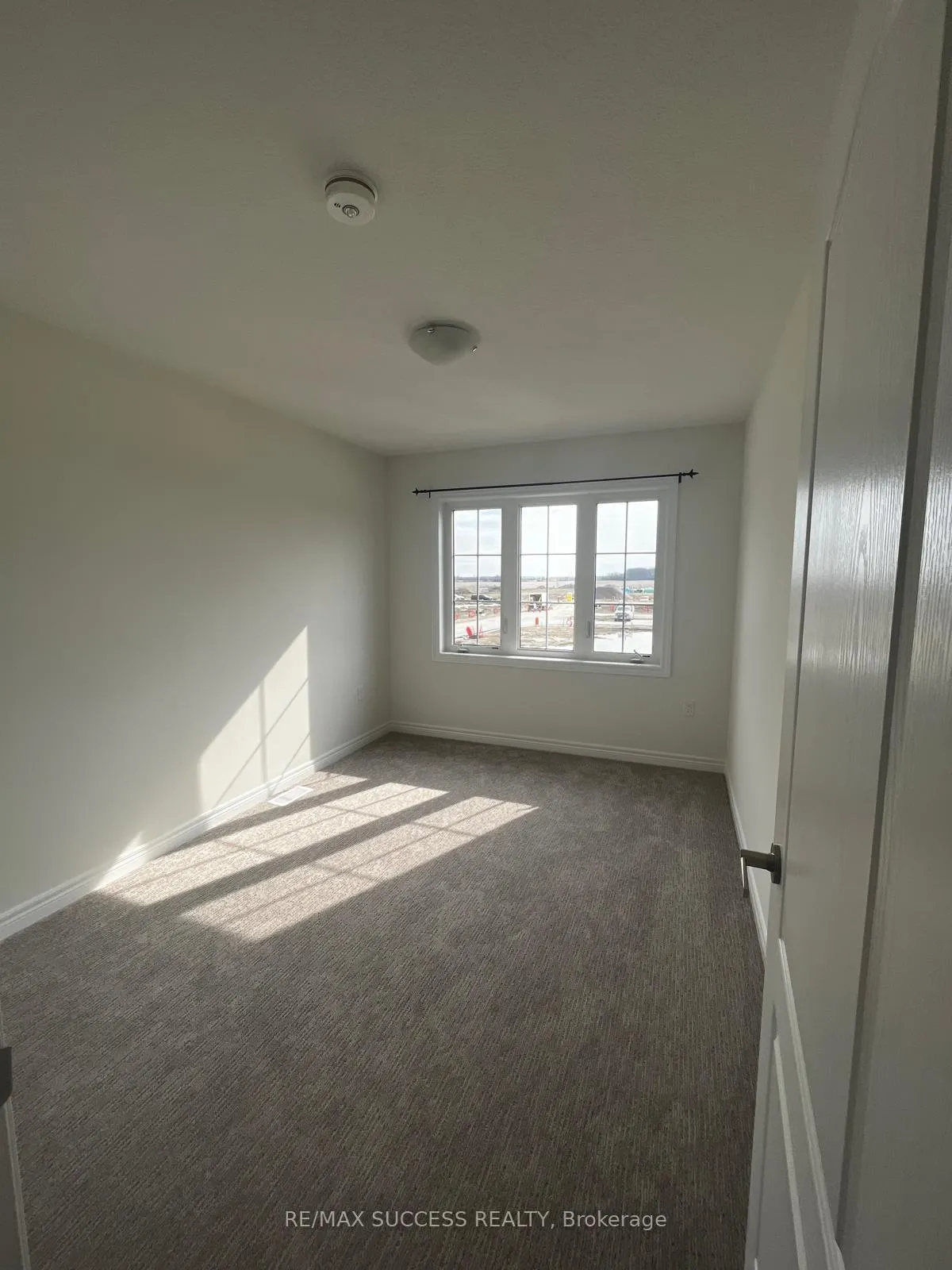 Photo 7 of 23 Lloyd Davies Way, Hamilton, Rural Glanbrook — HOMEH