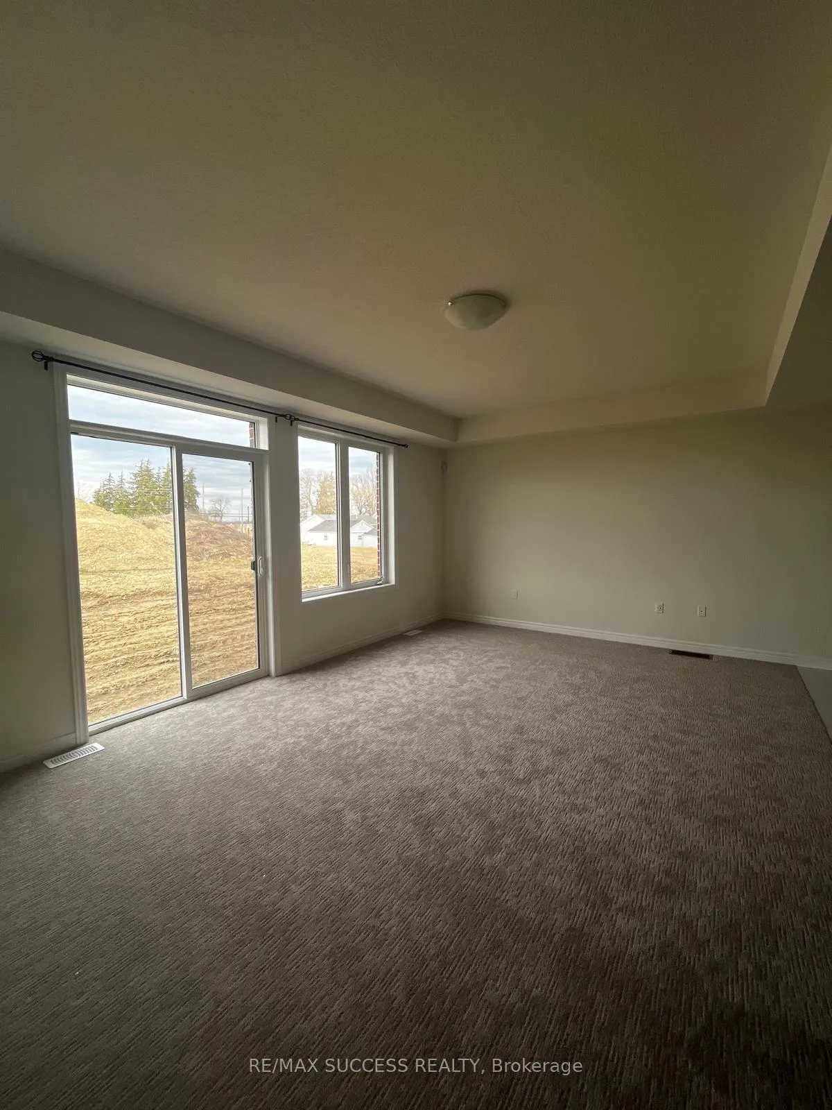 Photo 9 of 23 Lloyd Davies Way, Hamilton, Rural Glanbrook — HOMEH