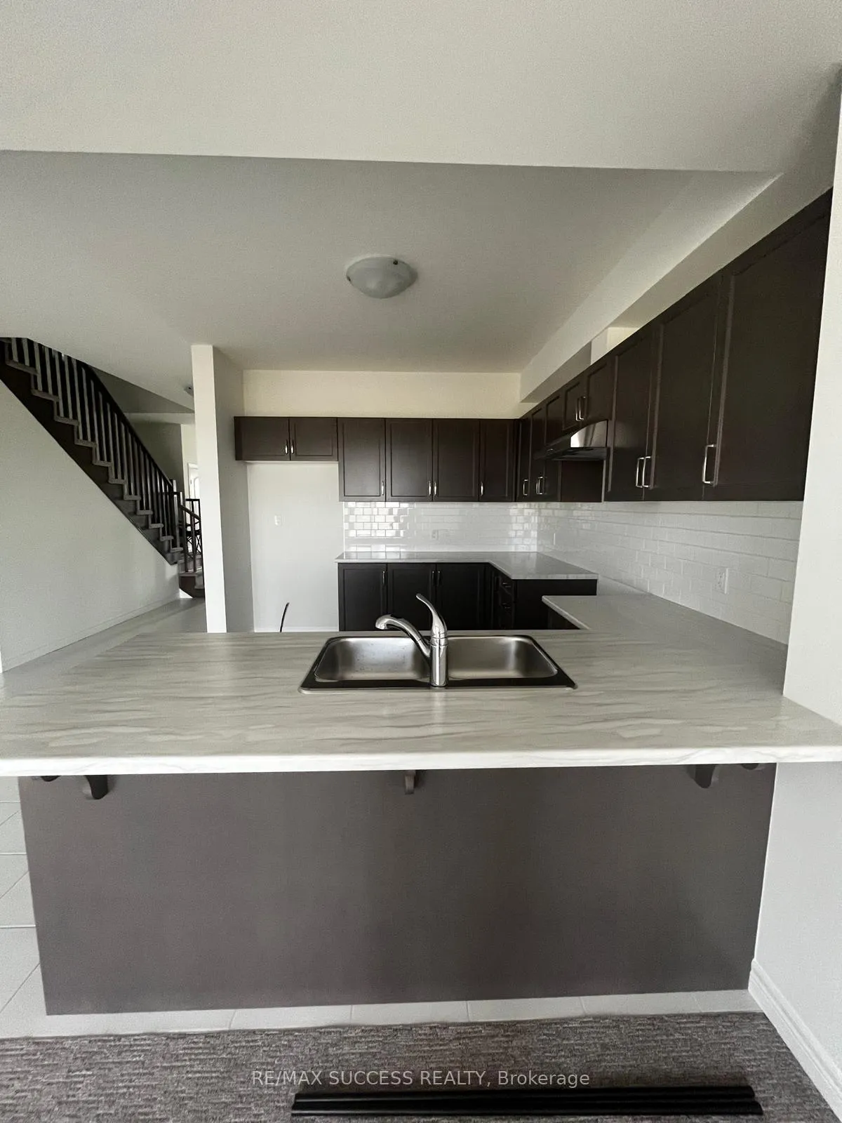 Photo 10 of 23 Lloyd Davies Way, Hamilton, Rural Glanbrook — HOMEH