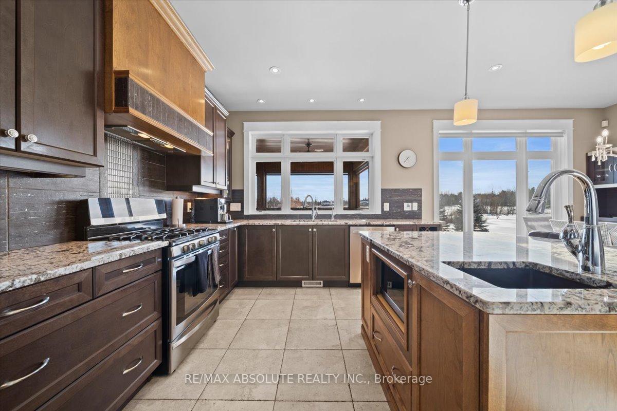 Photo 14 of 245 West Lake Circle, Ottawa, Huntley Ward (South East) — HOMEH