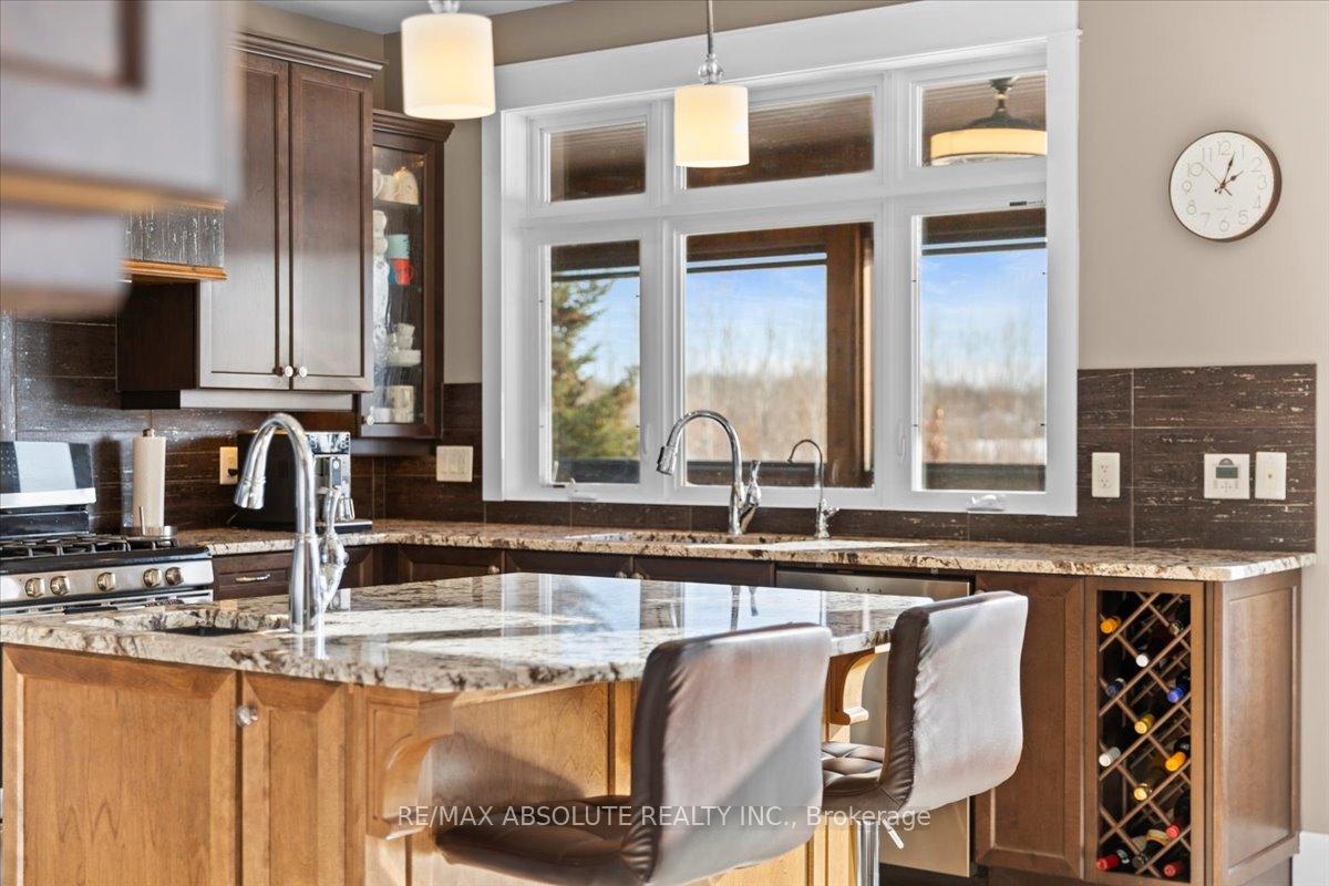 Photo 15 of 245 West Lake Circle, Ottawa, Huntley Ward (South East) — HOMEH