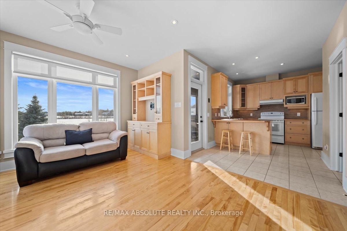 Photo 33 of 245 West Lake Circle, Ottawa, Huntley Ward (South East) — HOMEH