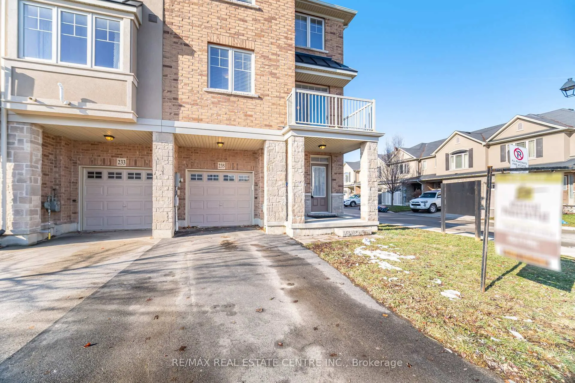 Photo 5 of 235 Westbank Trail, Hamilton, Stoney Creek — HOMEH