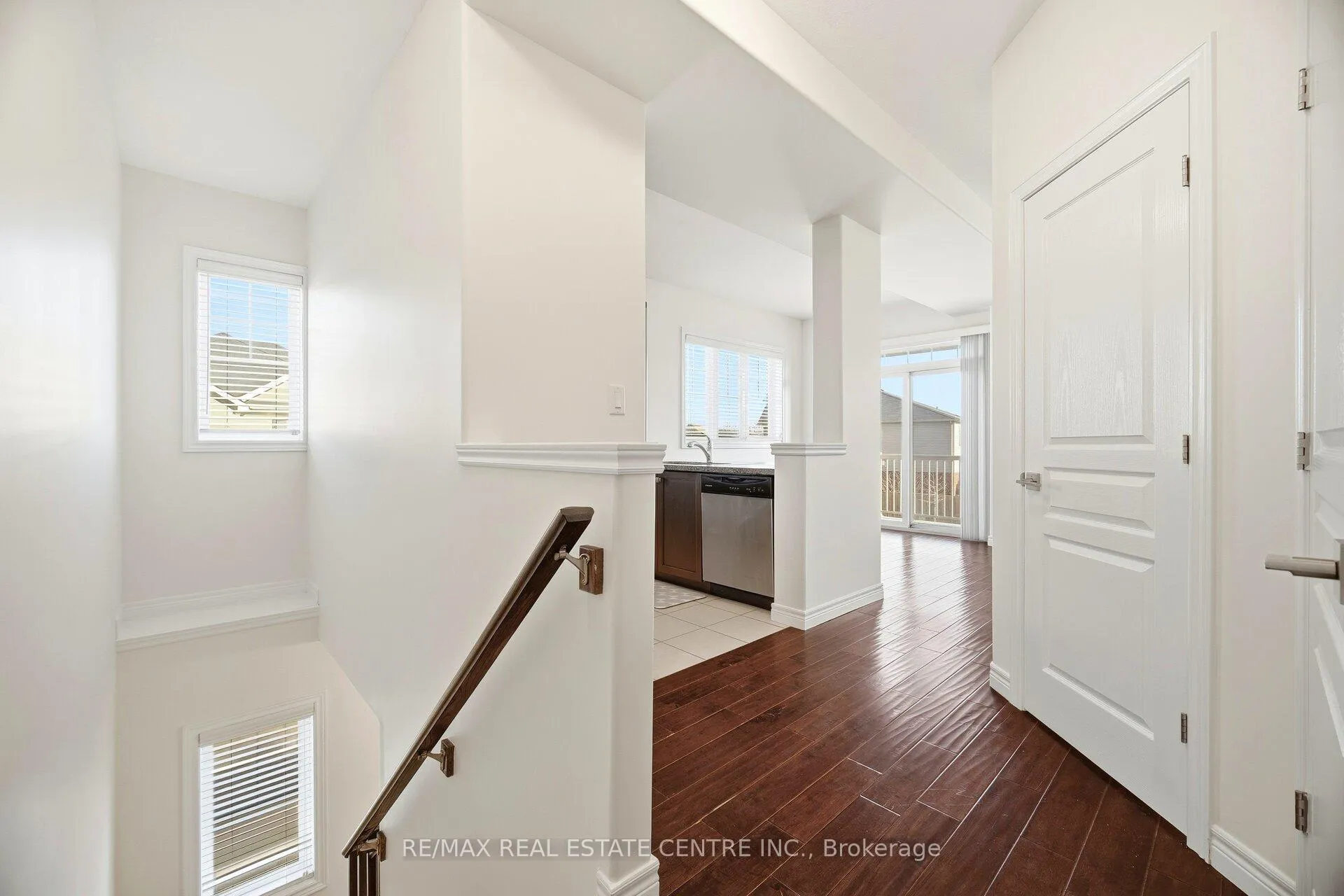 Photo 10 of 235 Westbank Trail, Hamilton, Stoney Creek — HOMEH