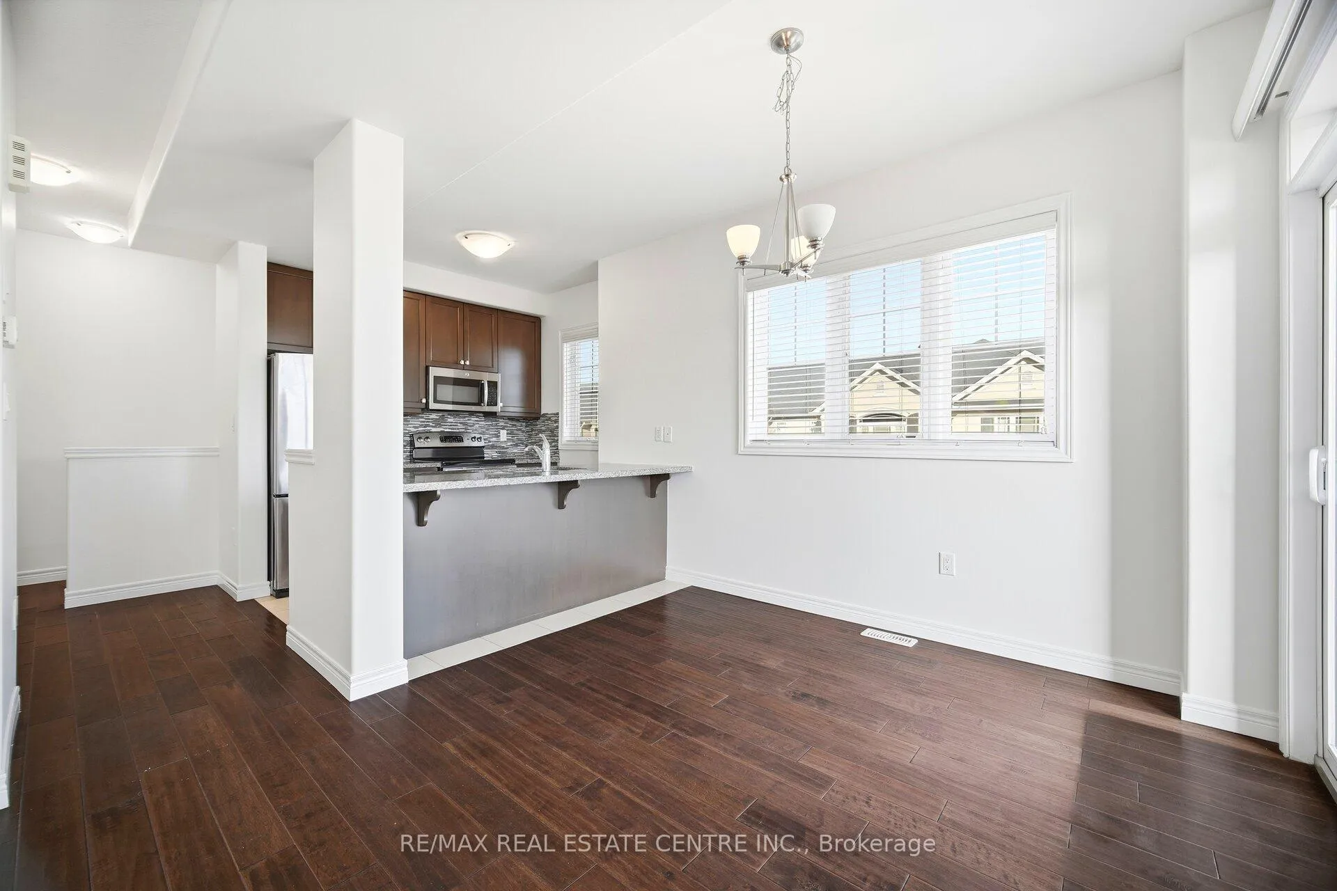 Photo 16 of 235 Westbank Trail, Hamilton, Stoney Creek — HOMEH