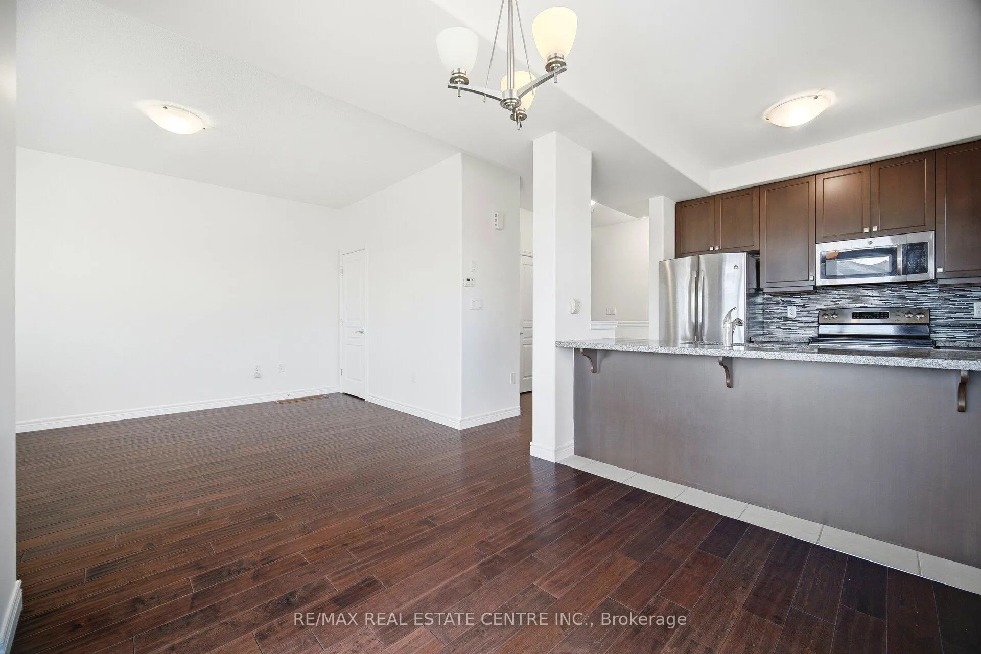 Photo 19 of 235 Westbank Trail, Hamilton, Stoney Creek — HOMEH