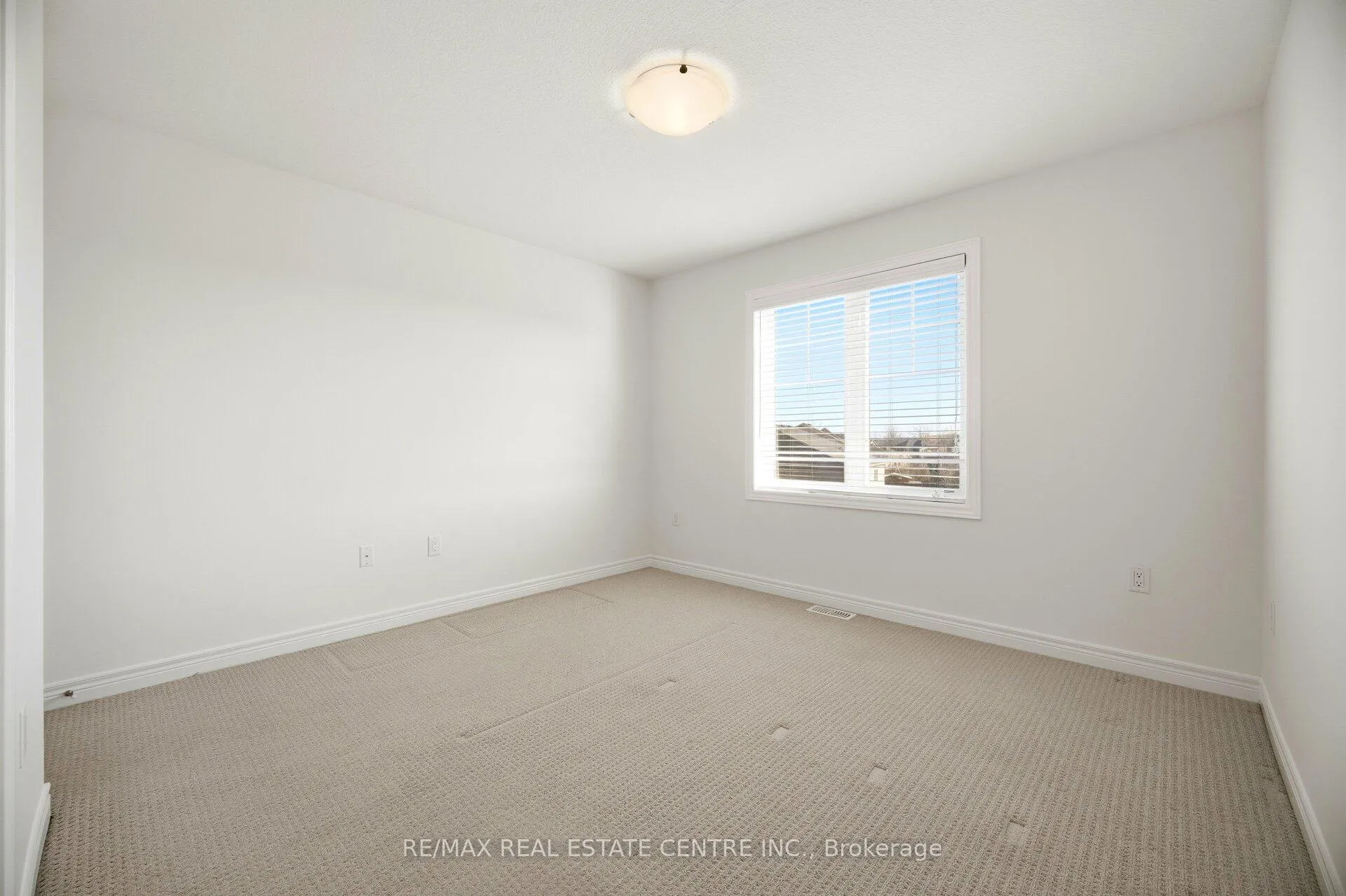 Photo 30 of 235 Westbank Trail, Hamilton, Stoney Creek — HOMEH