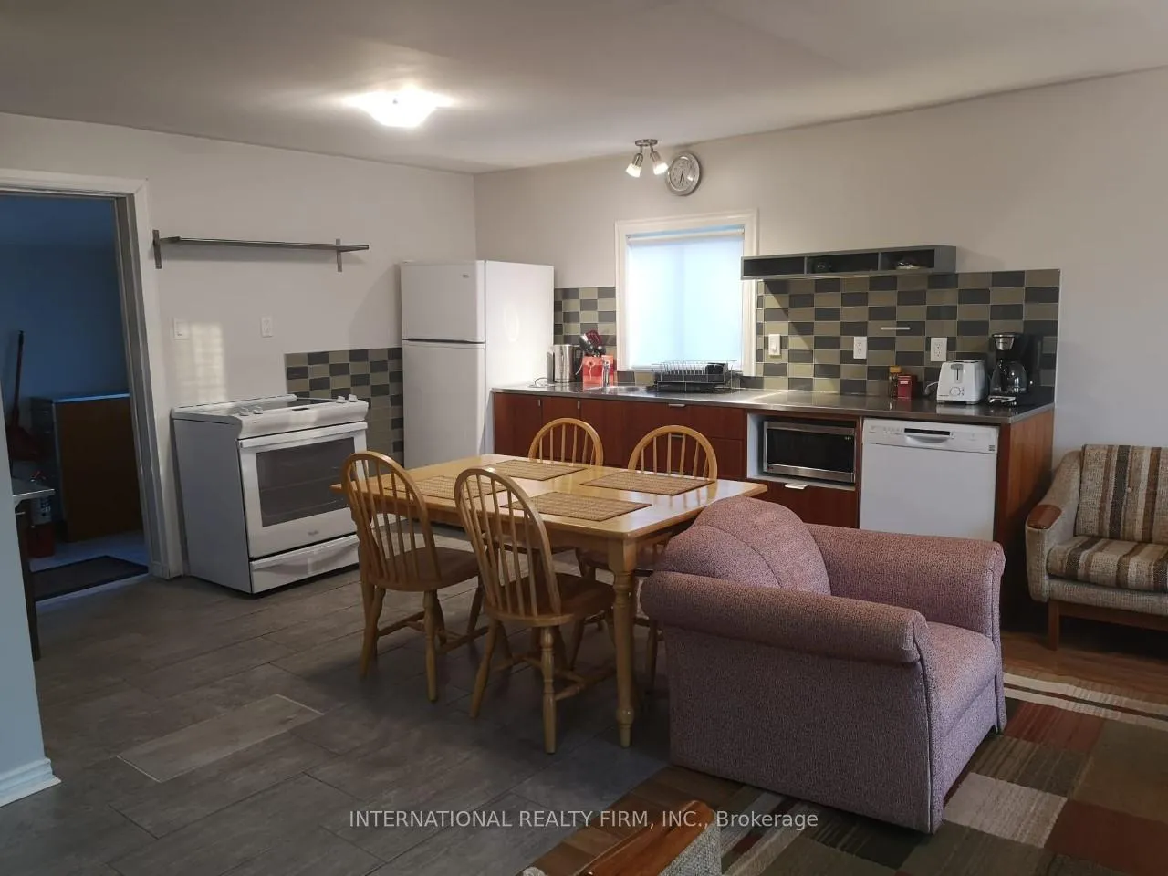 Photo 2 of 1027 Ferrier Avenue, Innisfil, Lefroy — HOMEH