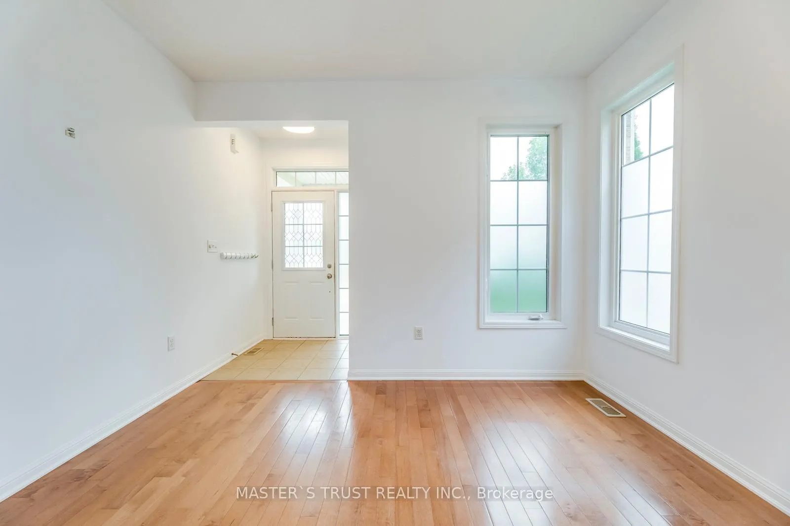 Photo 5 of 104 Emick Drive, Hamilton, Meadowlands — HOMEH