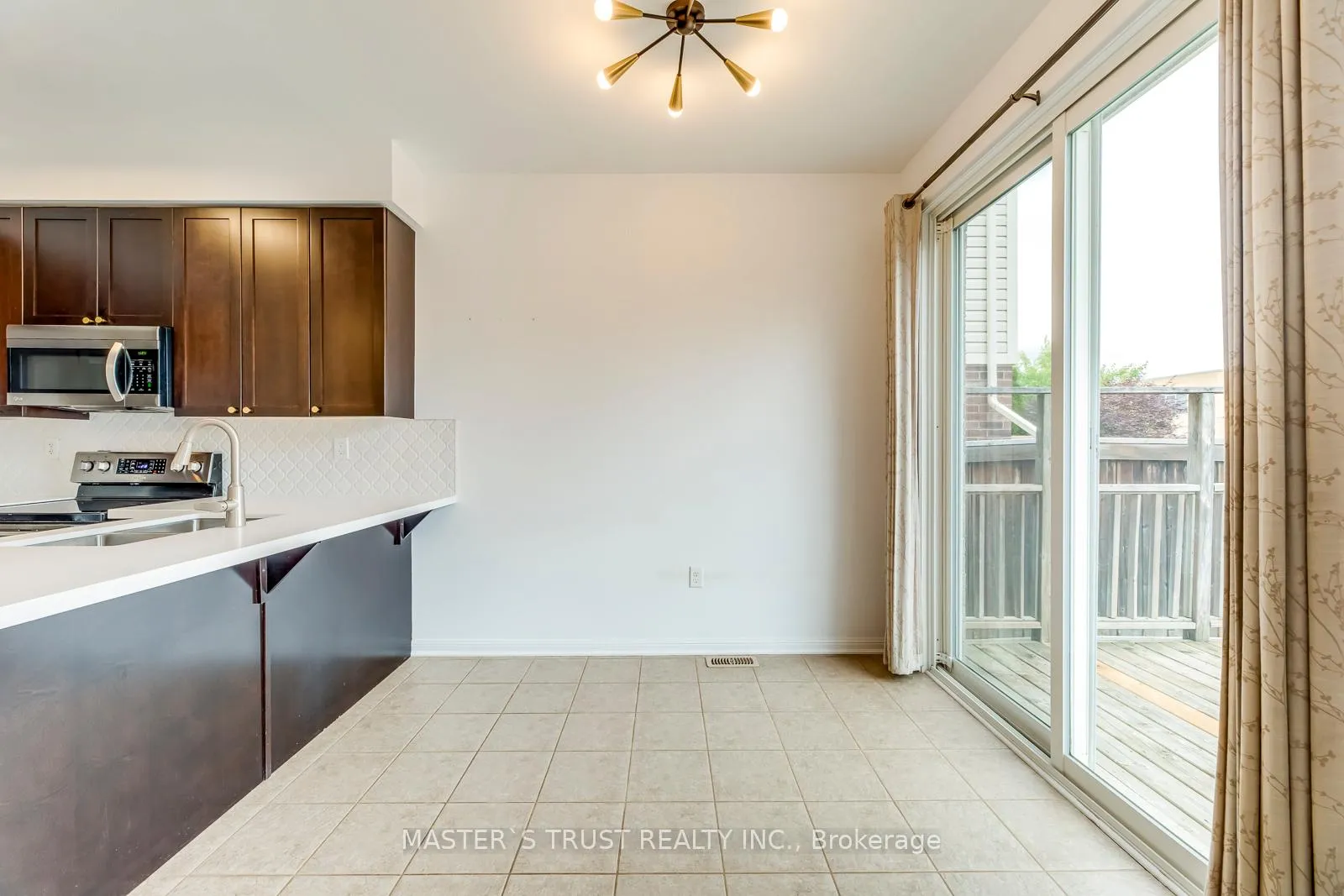 Photo 15 of 104 Emick Drive, Hamilton, Meadowlands — HOMEH