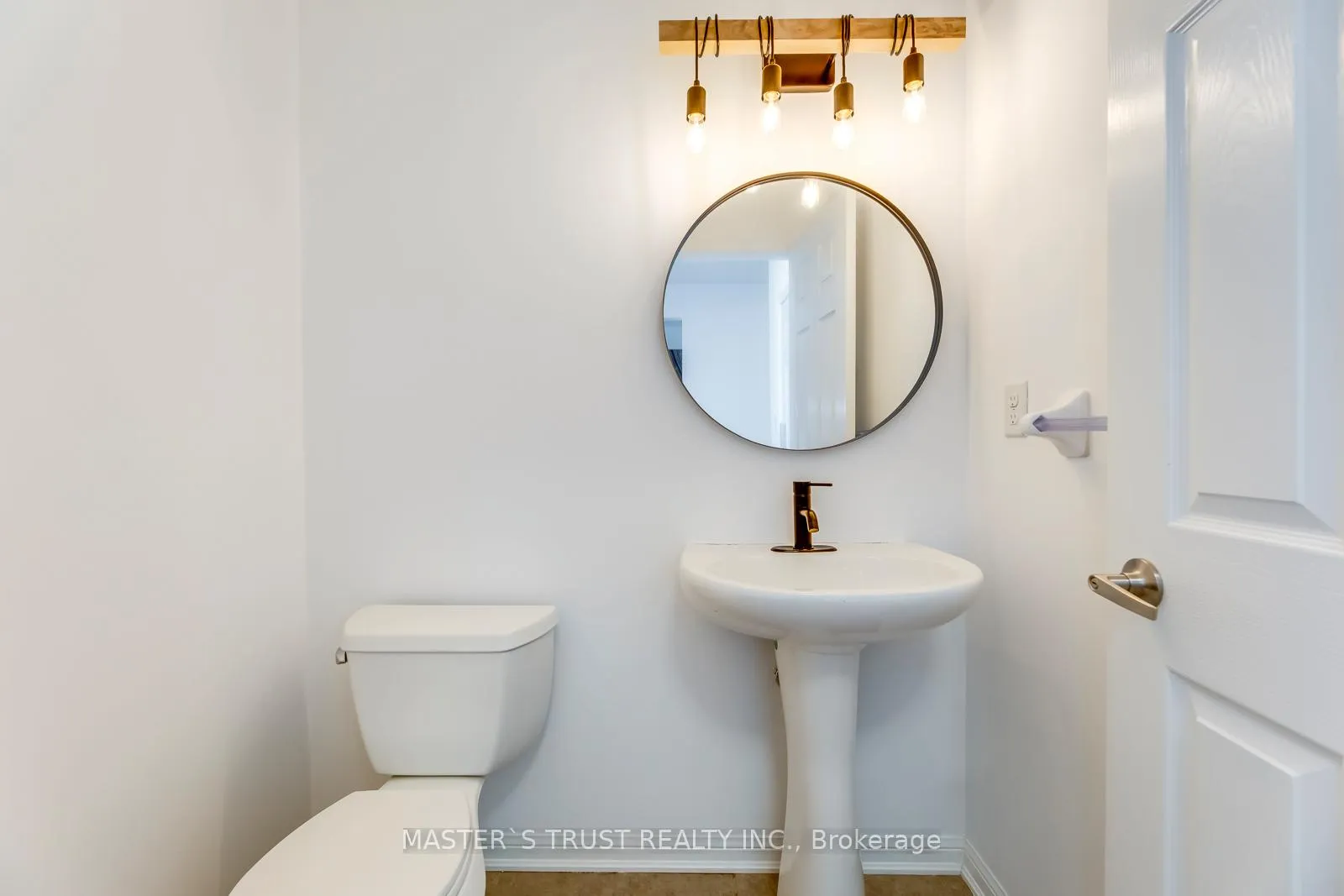 Photo 22 of 104 Emick Drive, Hamilton, Meadowlands — HOMEH
