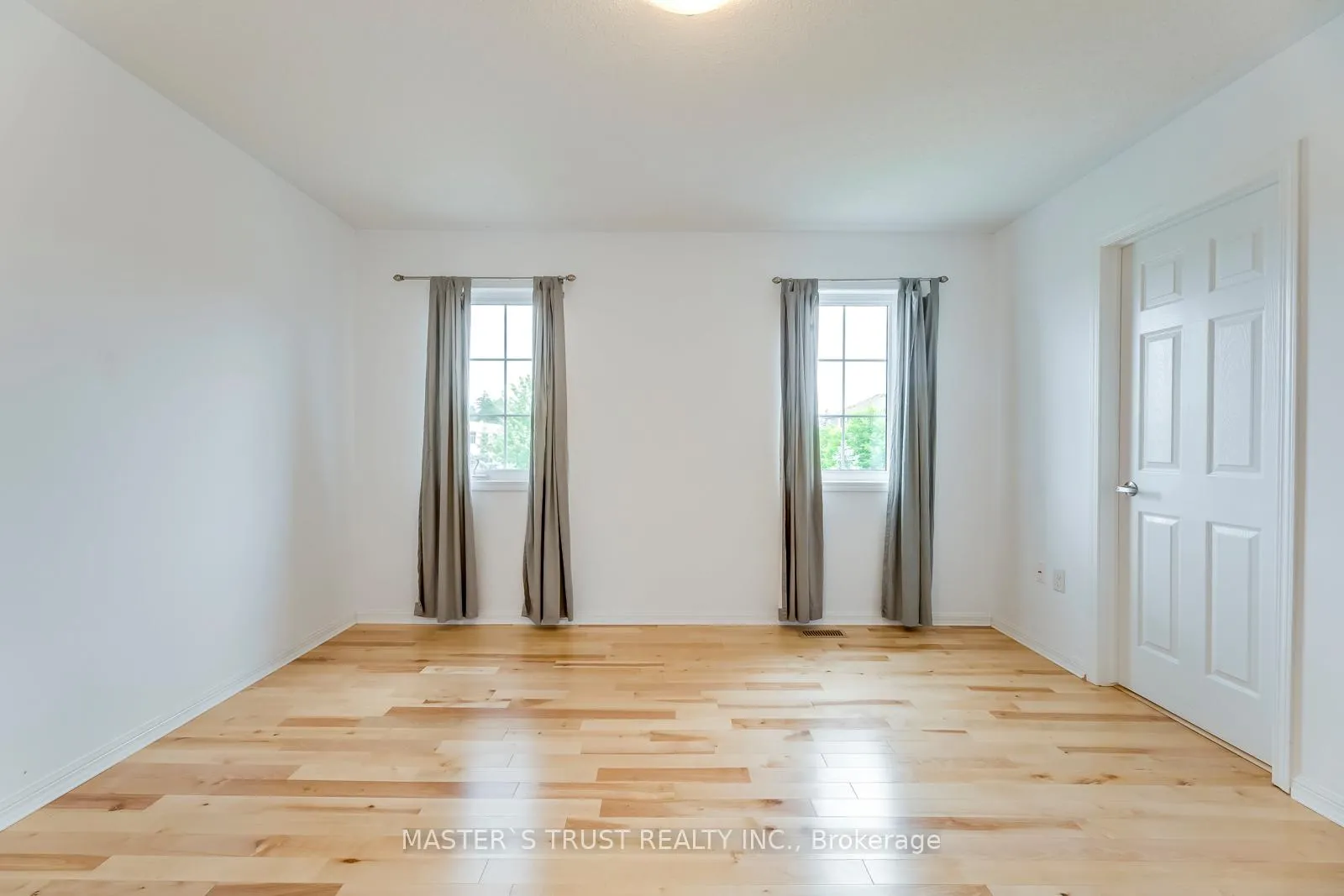 Photo 24 of 104 Emick Drive, Hamilton, Meadowlands — HOMEH