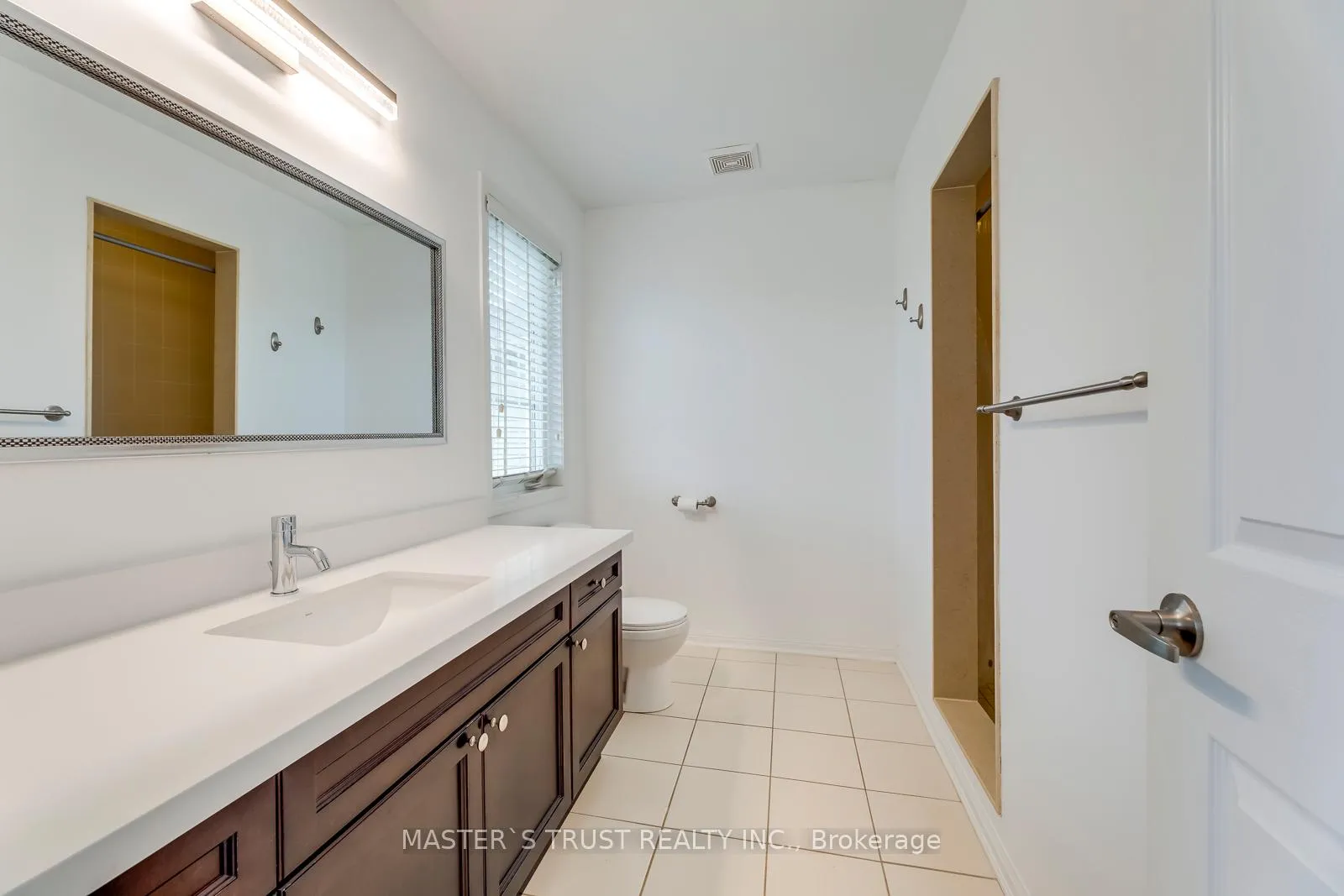 Photo 26 of 104 Emick Drive, Hamilton, Meadowlands — HOMEH