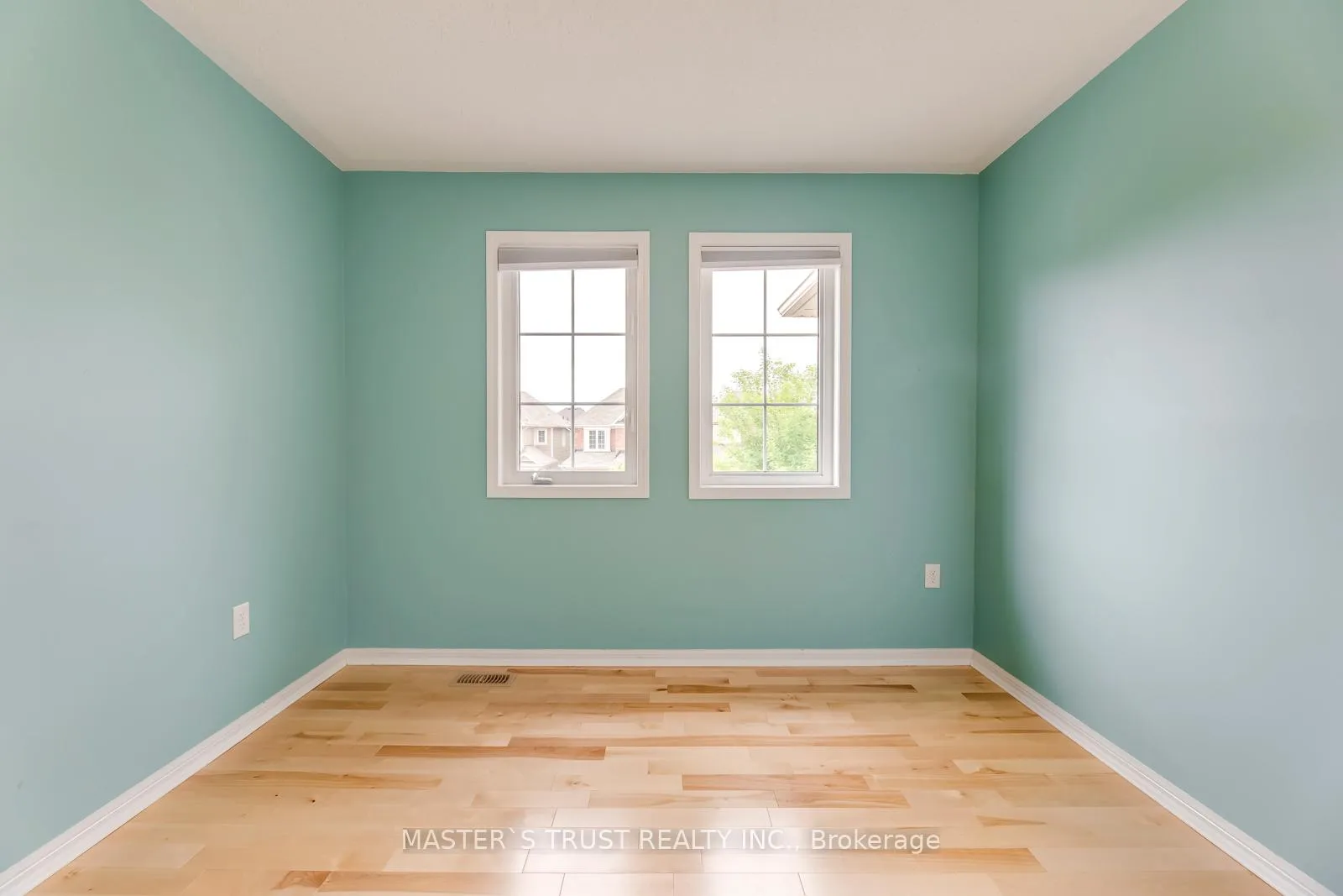 Photo 28 of 104 Emick Drive, Hamilton, Meadowlands — HOMEH