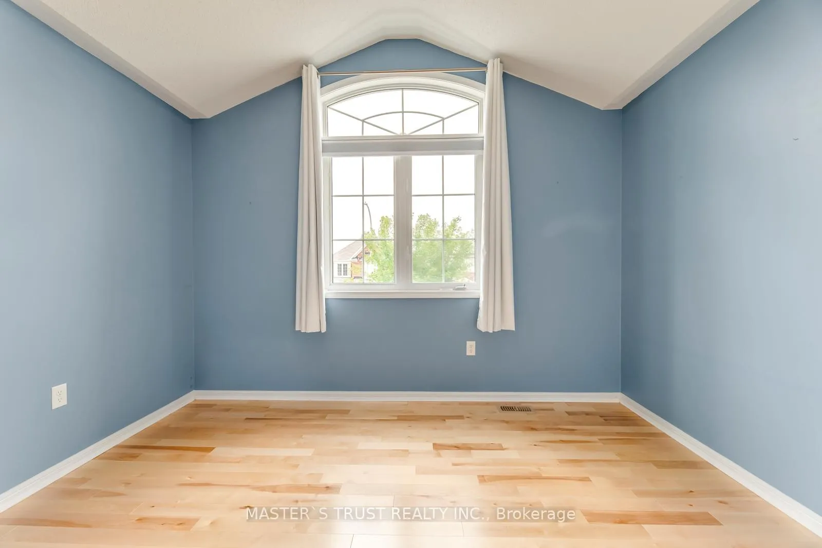 Photo 29 of 104 Emick Drive, Hamilton, Meadowlands — HOMEH