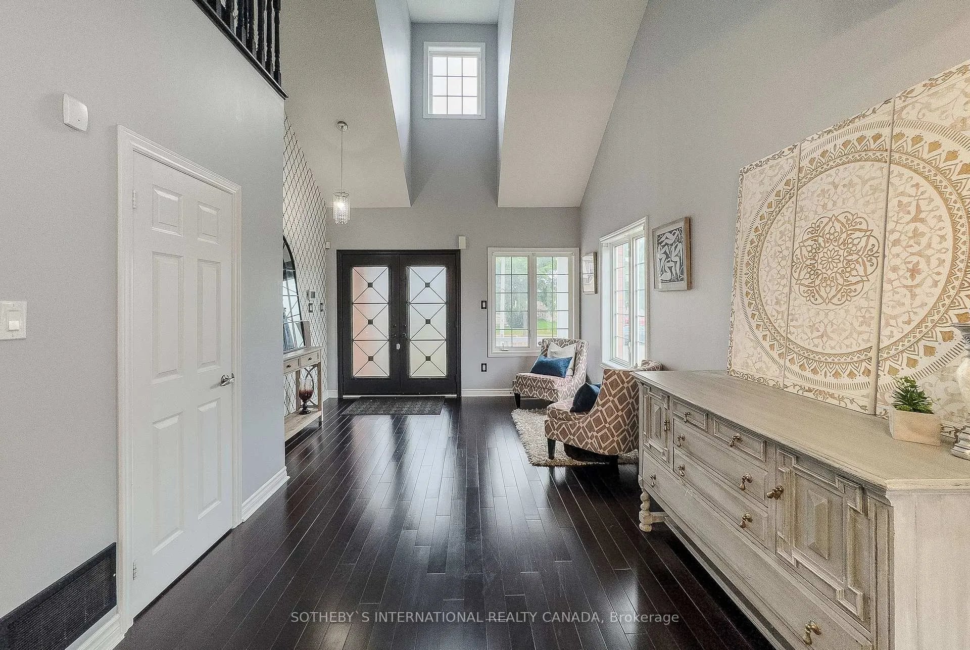Photo 3 of 18 Harkness Drive, Whitby, Rolling Acres — HOMEH