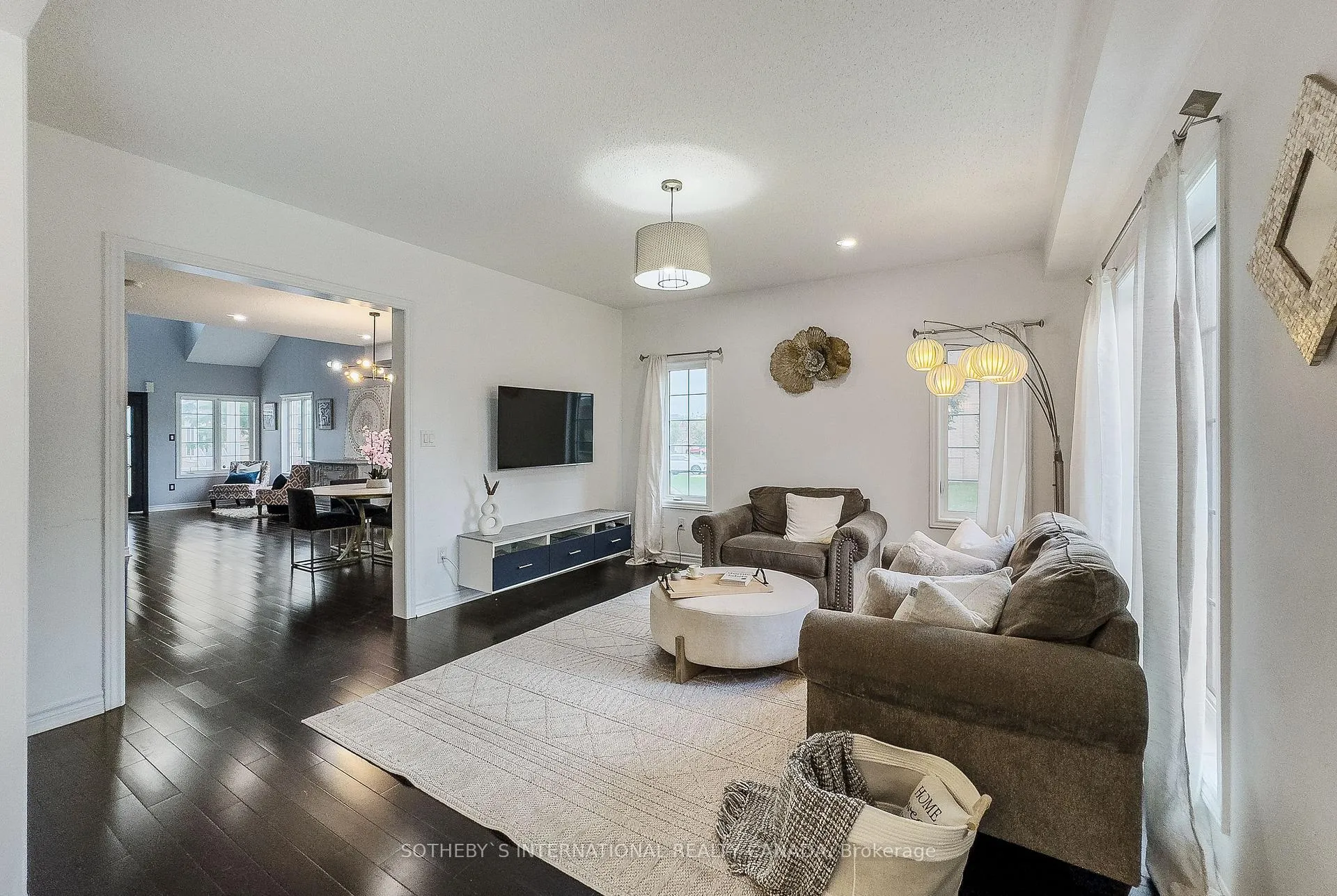 Photo 9 of 18 Harkness Drive, Whitby, Rolling Acres — HOMEH