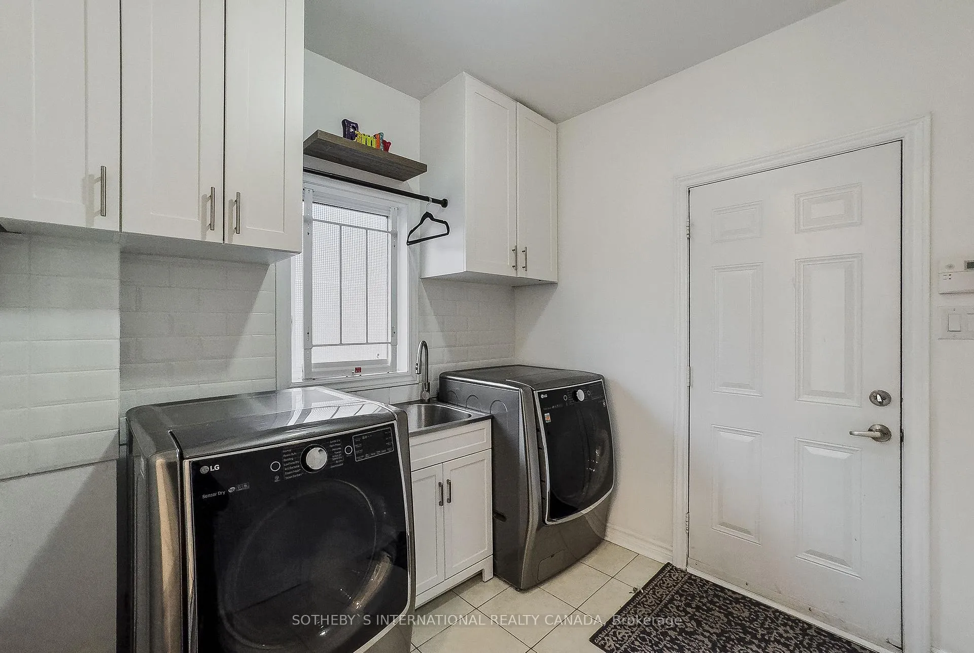 Photo 16 of 18 Harkness Drive, Whitby, Rolling Acres — HOMEH