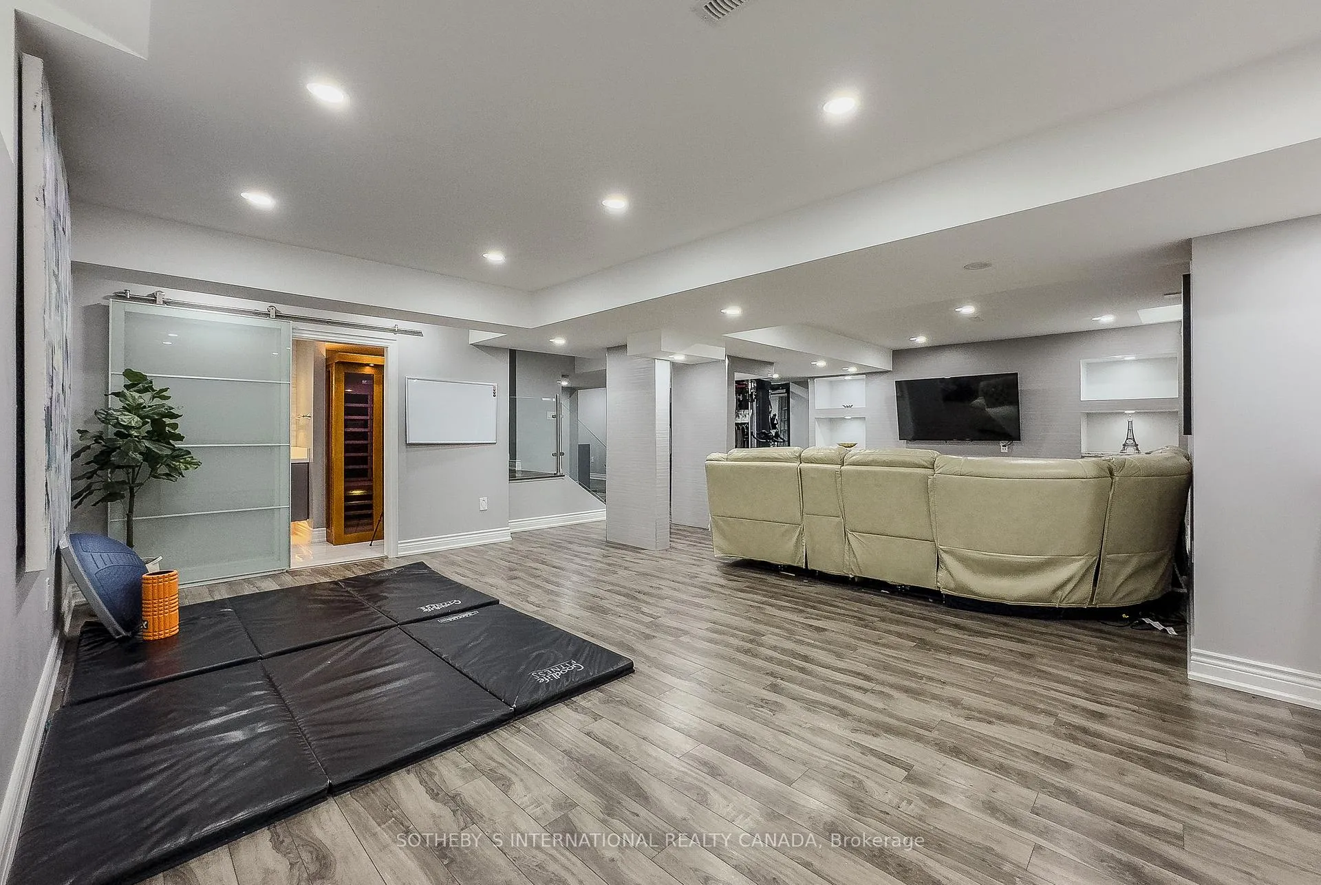 Photo 31 of 18 Harkness Drive, Whitby, Rolling Acres — HOMEH