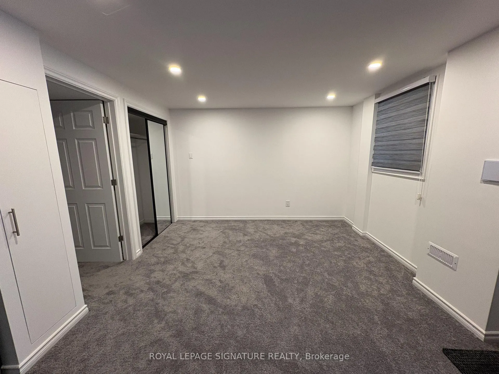 Photo 5 of 43 Parktree Drive, Vaughan, Maple — HOMEH