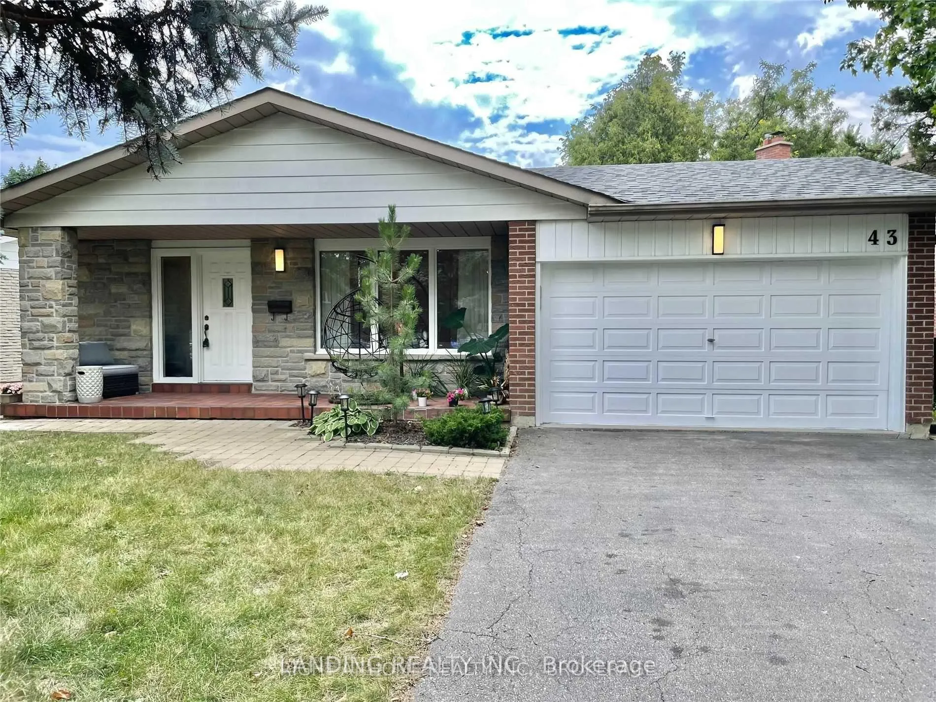 Photo 1 of Unit Upper, 43 Shieldmark Crescent, Markham, Royal Orchard — HOMEH