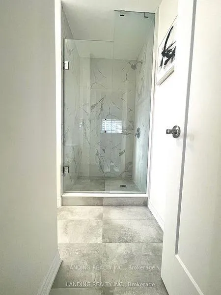 Photo 11 of Unit Upper, 43 Shieldmark Crescent, Markham, Royal Orchard — HOMEH