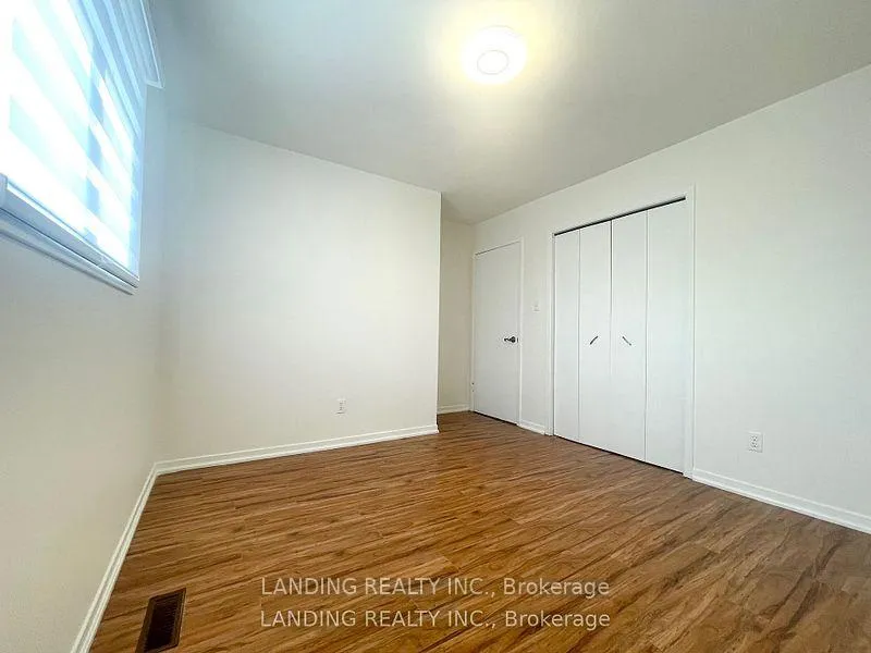 Photo 14 of Unit Upper, 43 Shieldmark Crescent, Markham, Royal Orchard — HOMEH