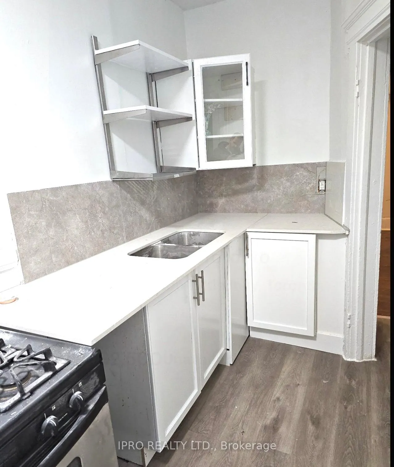 Photo 4 of Unit 2, 526 Palmerston Boulevard, Toronto, Palmerston-Little Italy — HOMEH