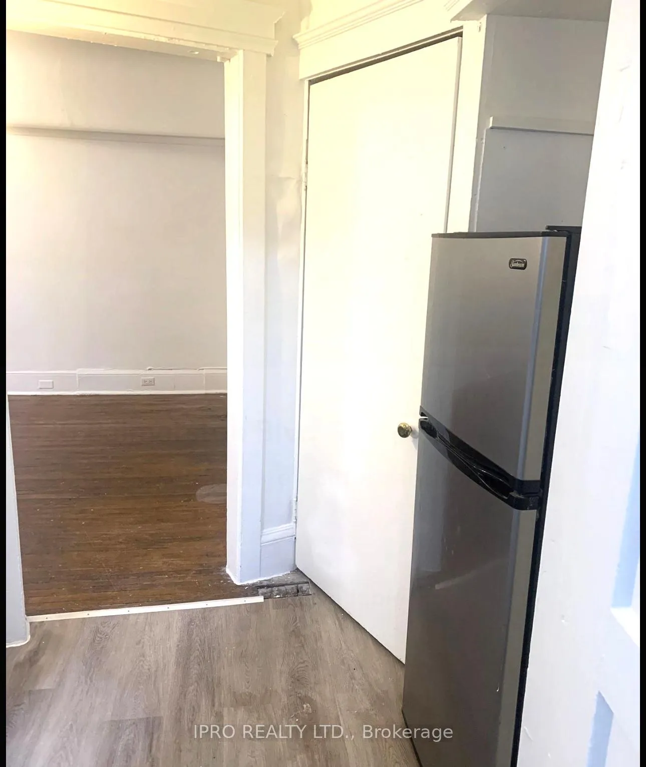 Photo 7 of Unit 2, 526 Palmerston Boulevard, Toronto, Palmerston-Little Italy — HOMEH