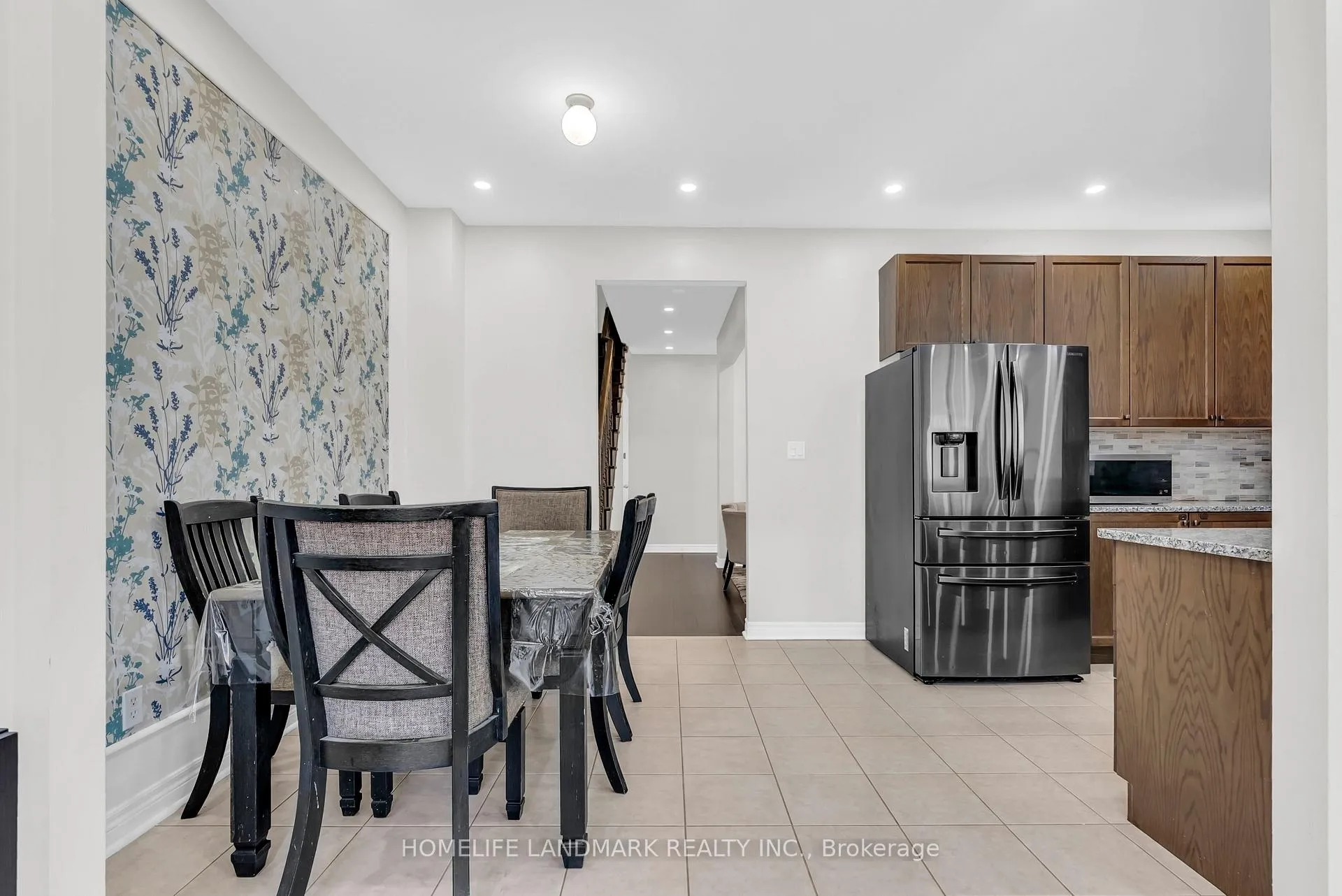 Photo 11 of 564 Bessborough Drive, Milton, Harrison — HOMEH