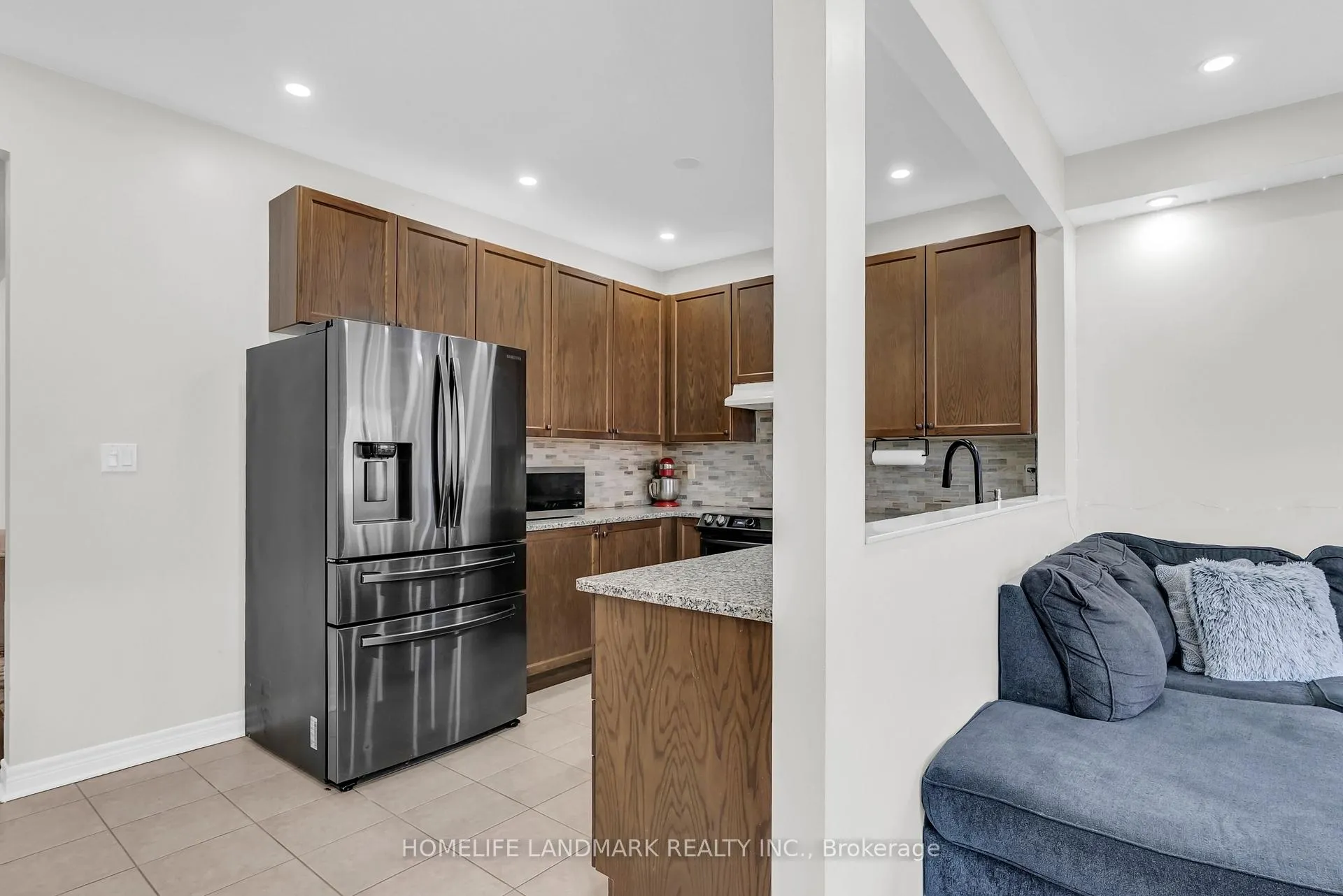 Photo 12 of 564 Bessborough Drive, Milton, Harrison — HOMEH