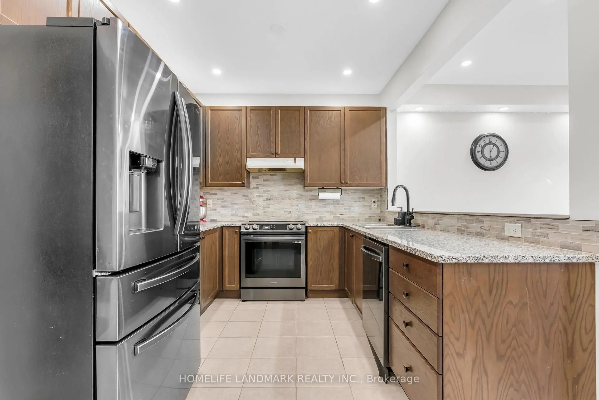 Photo 13 of 564 Bessborough Drive, Milton, Harrison — HOMEH