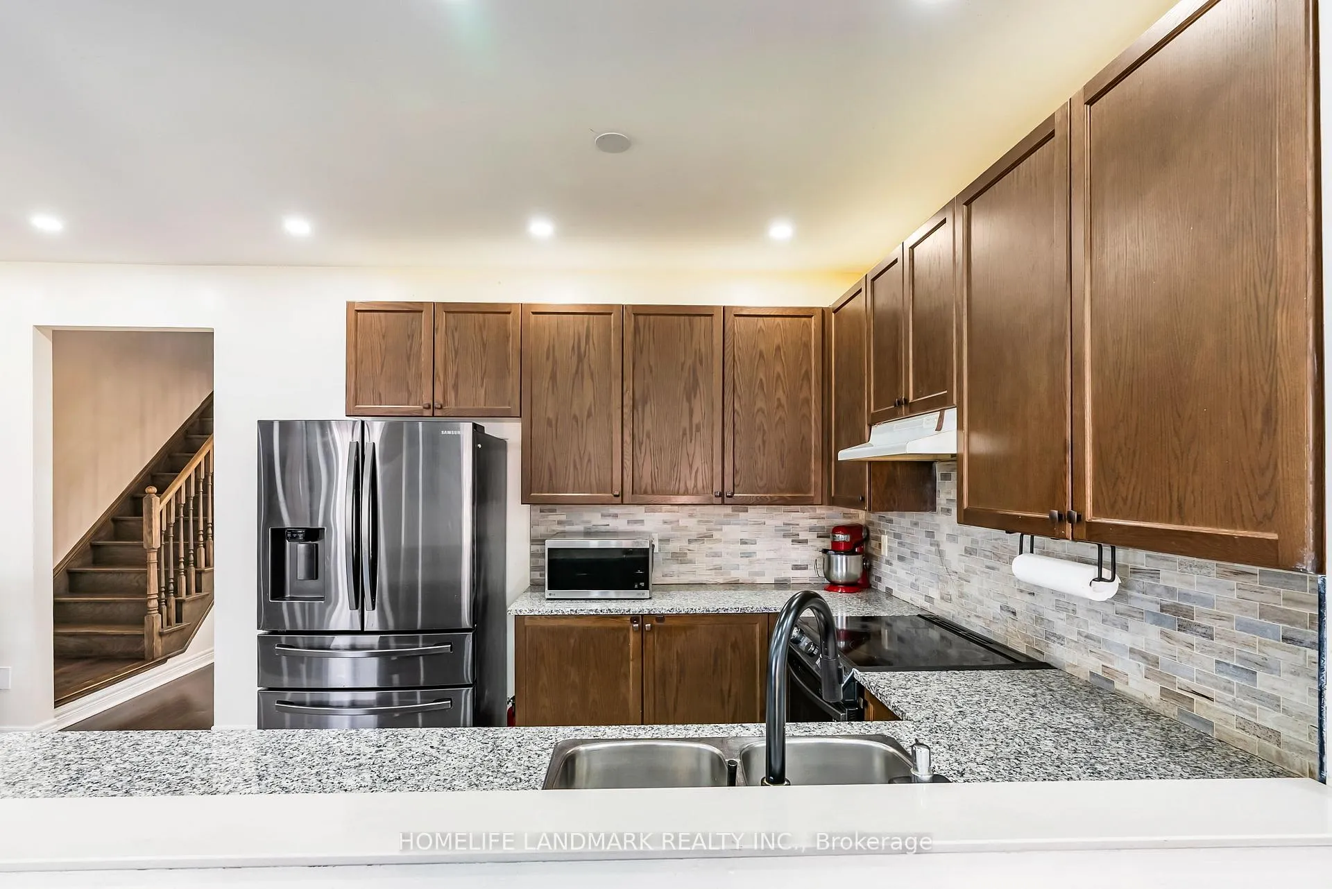Photo 16 of 564 Bessborough Drive, Milton, Harrison — HOMEH