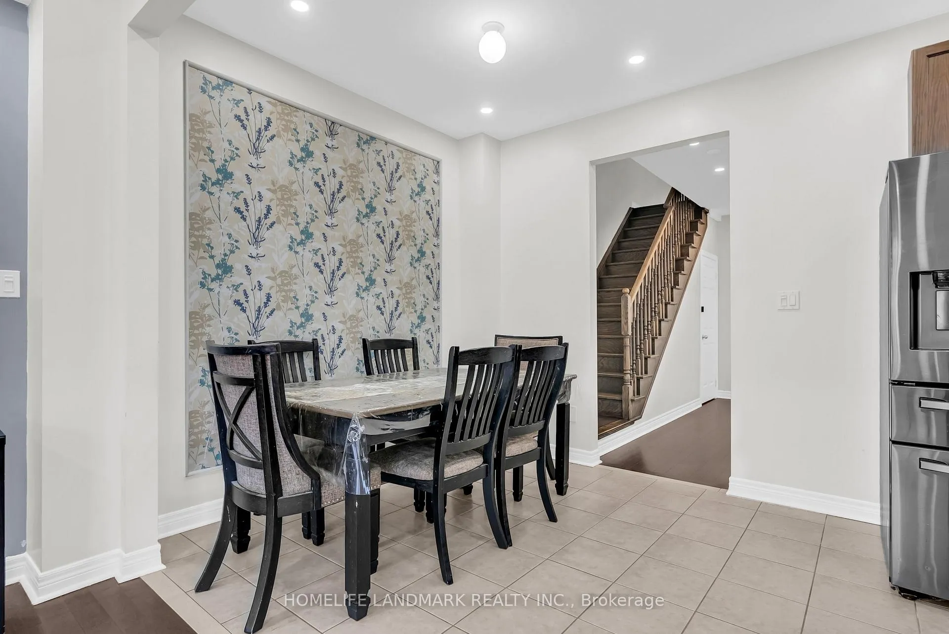 Photo 18 of 564 Bessborough Drive, Milton, Harrison — HOMEH